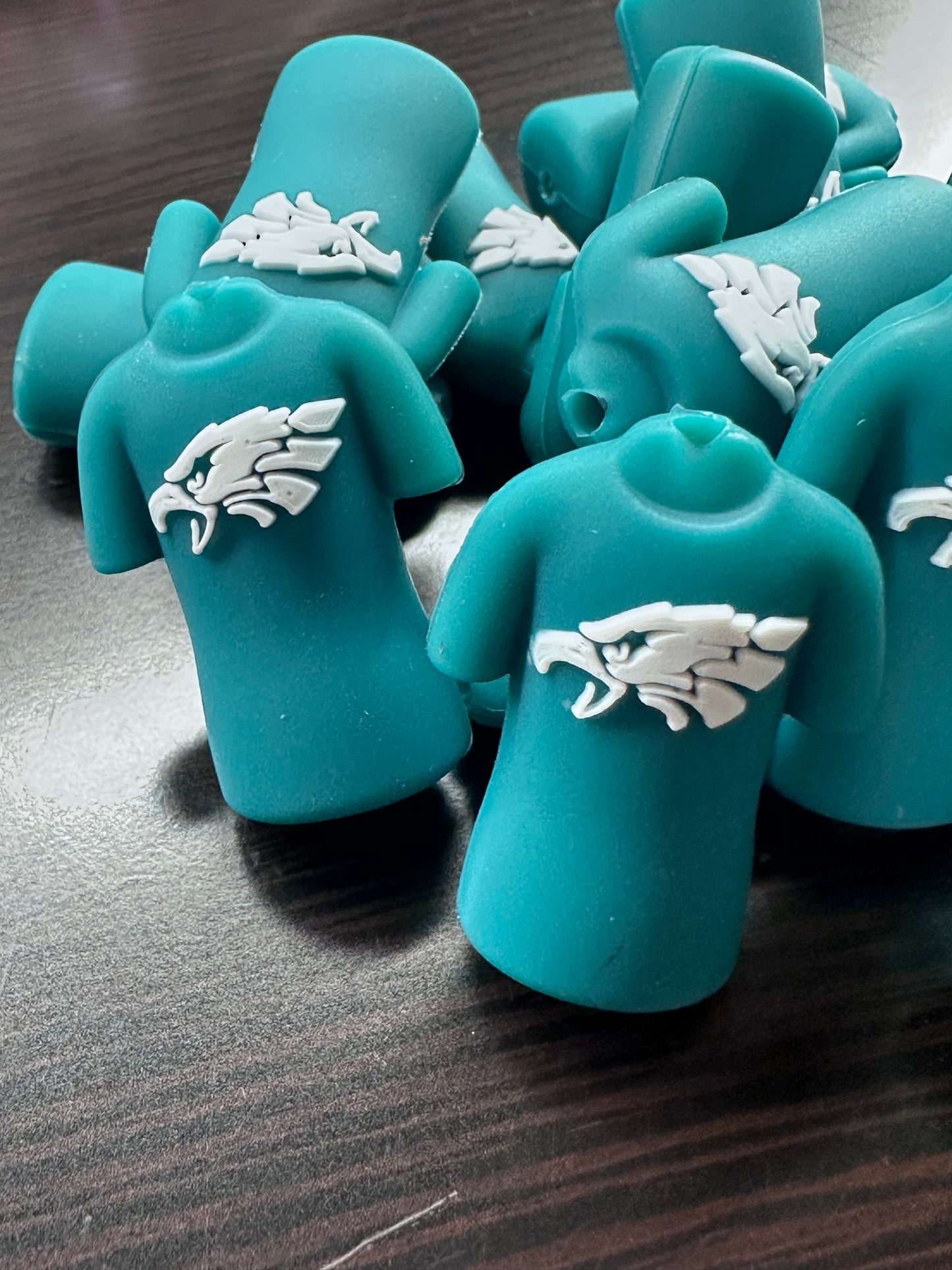 3D football jersey shaped Philadelphia Eagles focal bead/