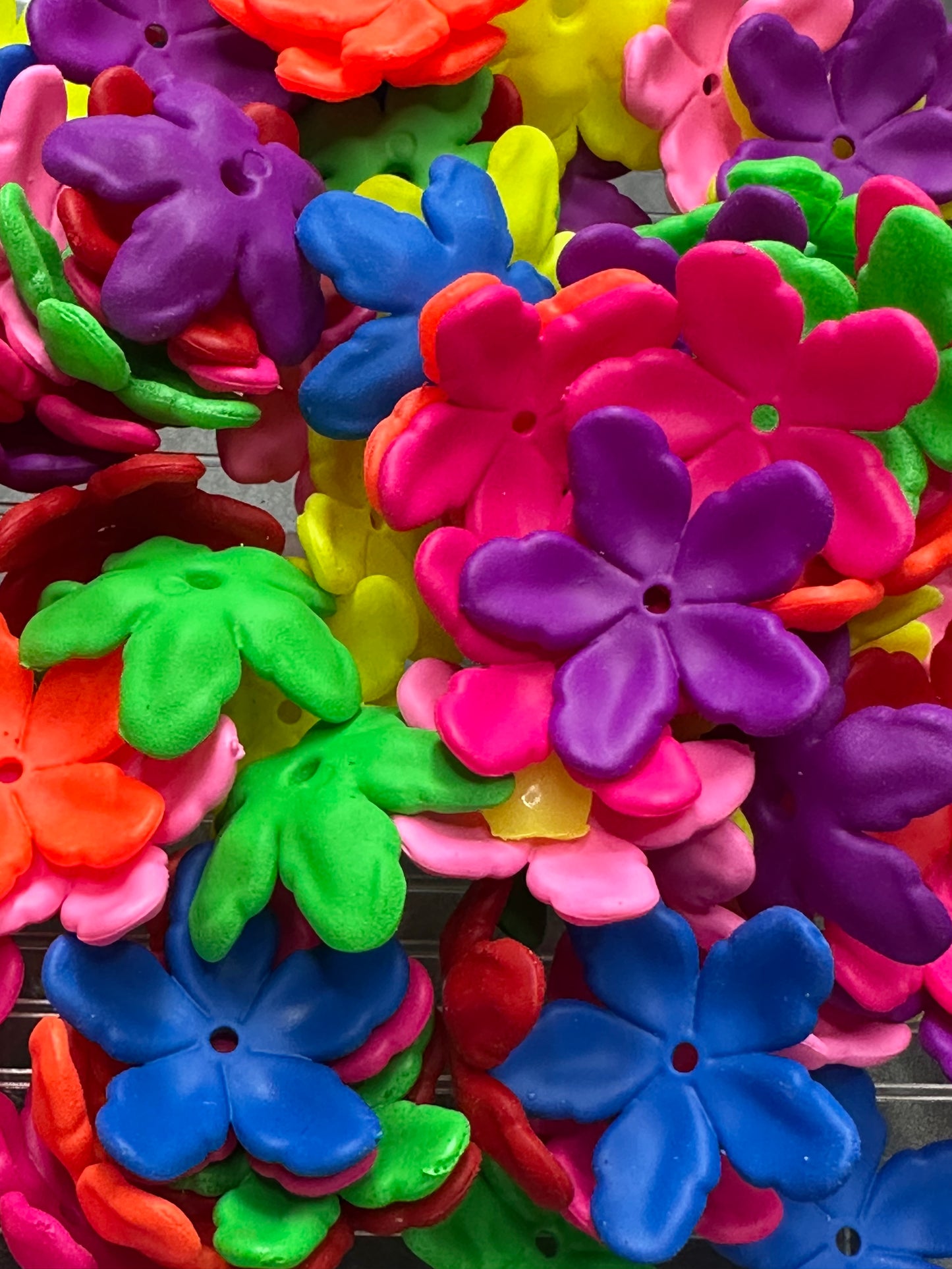 Neon Lotus Flower Spacer Beads – Neon Flower Beads for DIY Crafts (Set of 5) approx. 30+mm - Spacer beads