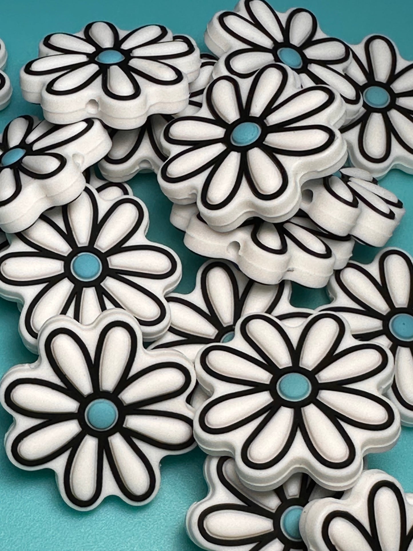 Flowers Focal Bead/ beadable pen/ Silicone  bead/ daisies/ keychain bead/