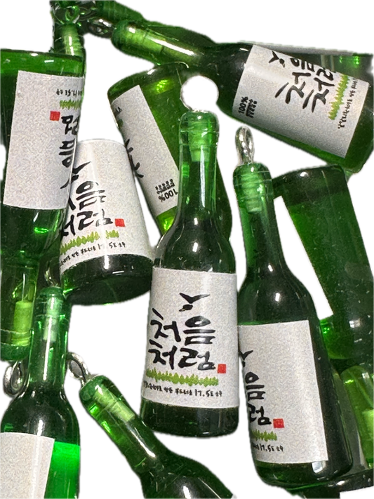 Mini Bottle Charms – Resin Drink Beads for Keychains, Jewelry & DIY Crafts / green bottles