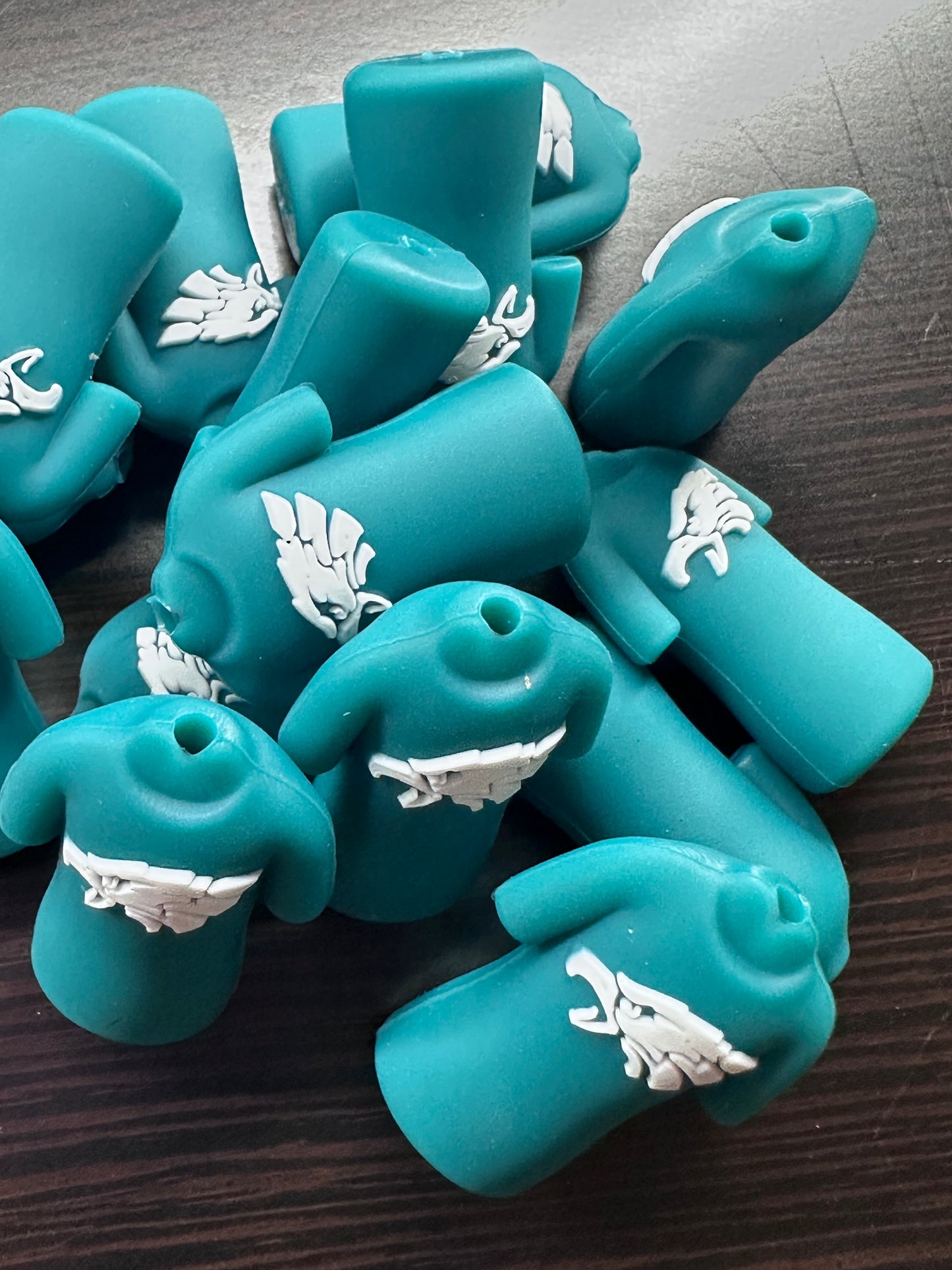 3D football jersey shaped Philadelphia Eagles focal bead/