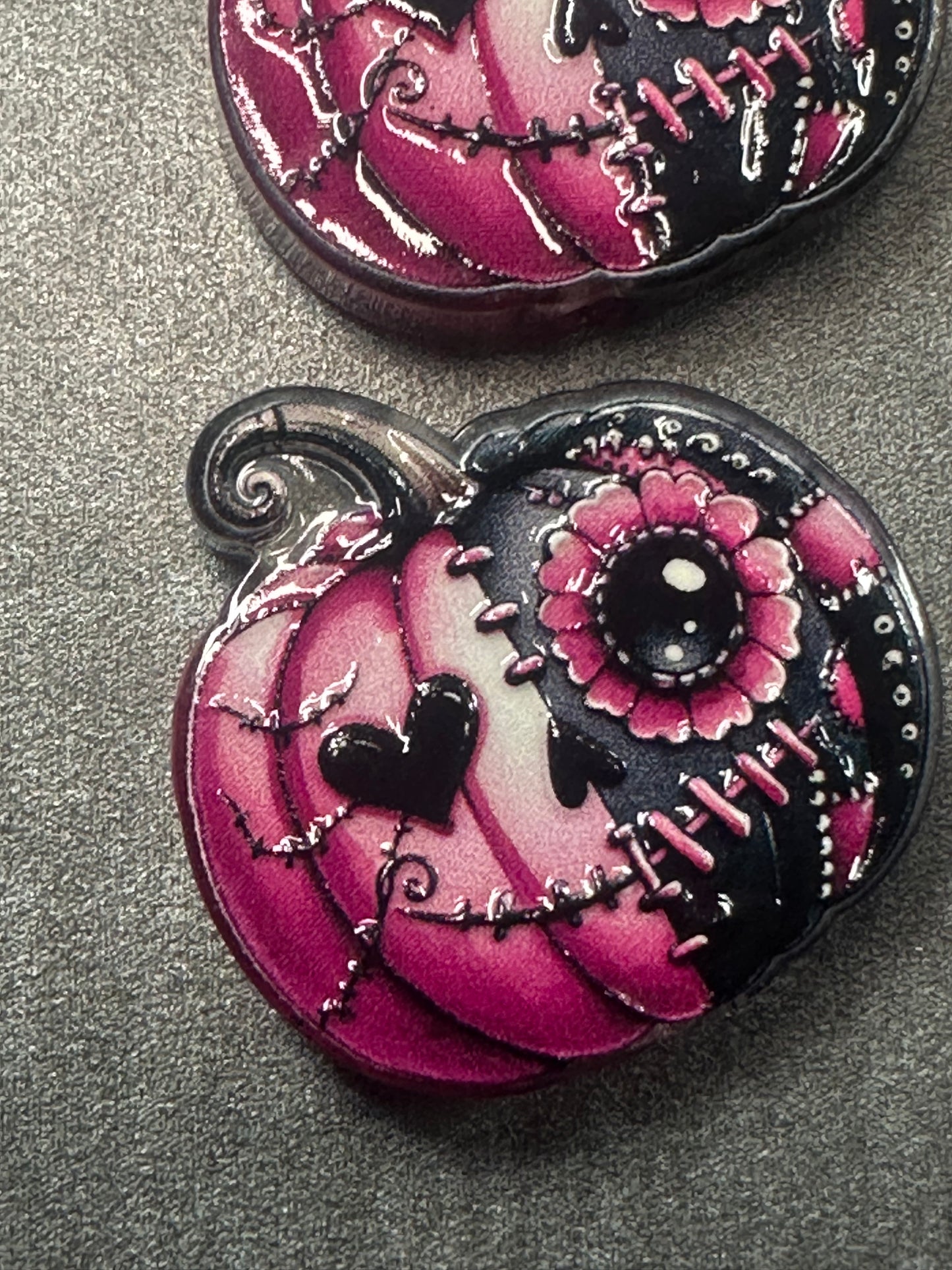Halloween jack-o-lantern acrylic focal bead- set of 2/ focal bead/ pen beading / keychain bead/ pink pumpkin/ sugar skull