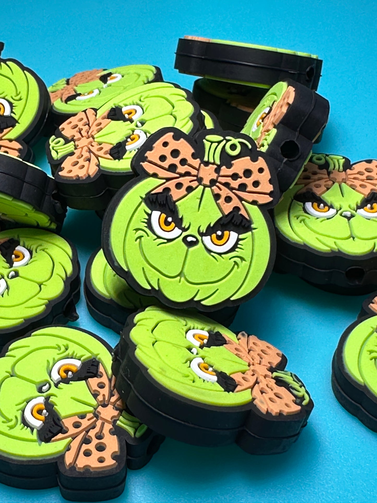 Green guy / Focal Bead/ beadable pen/ Silicone  bead/ keychain bead/ pumpkin/ fall / Halloween/green girl