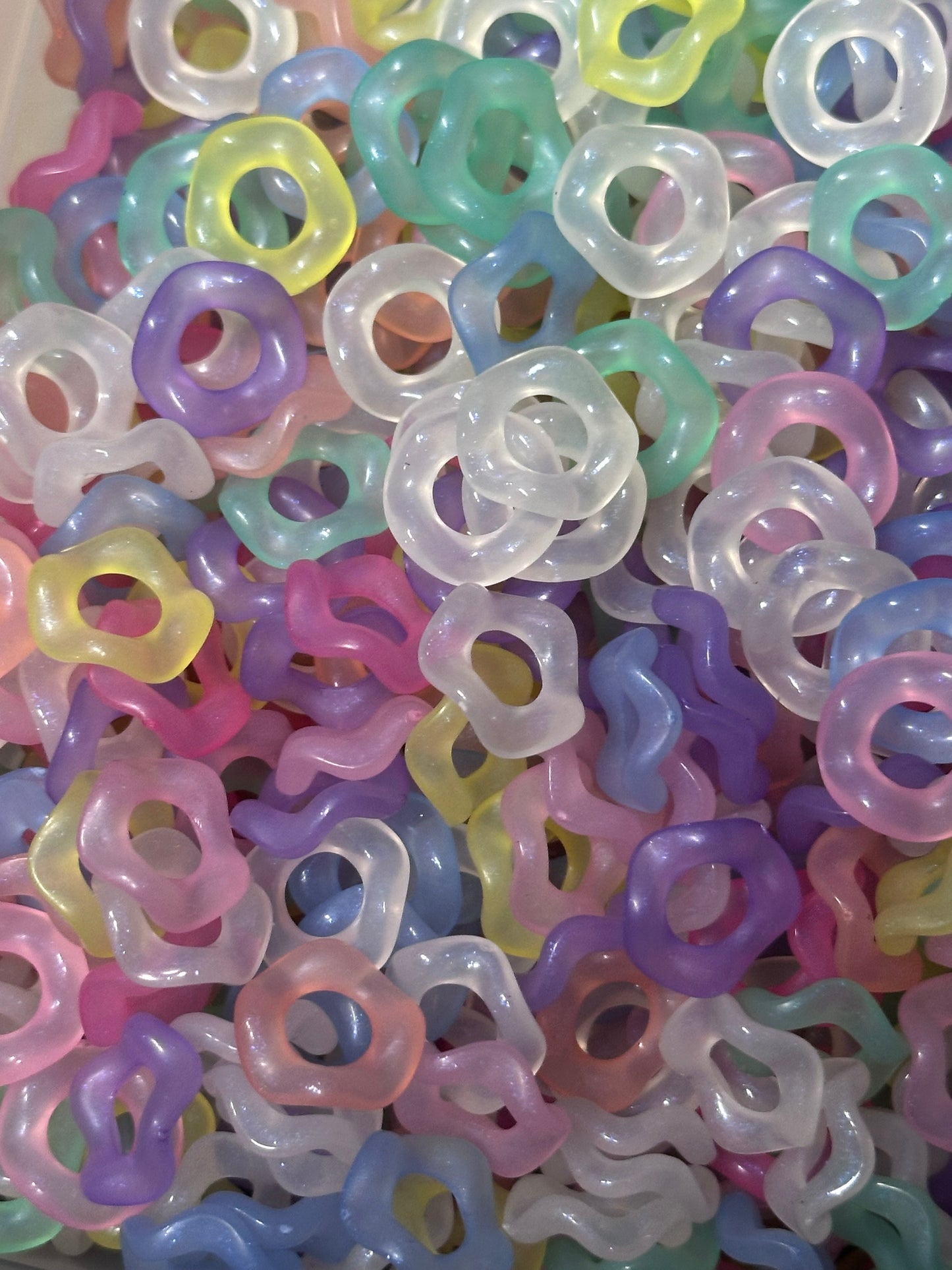 Luminous Wavy spacer beads/ acrylic spacers/ jewelry Bead/ beadable pen beads/ keychain bead/16mm/ set of 10