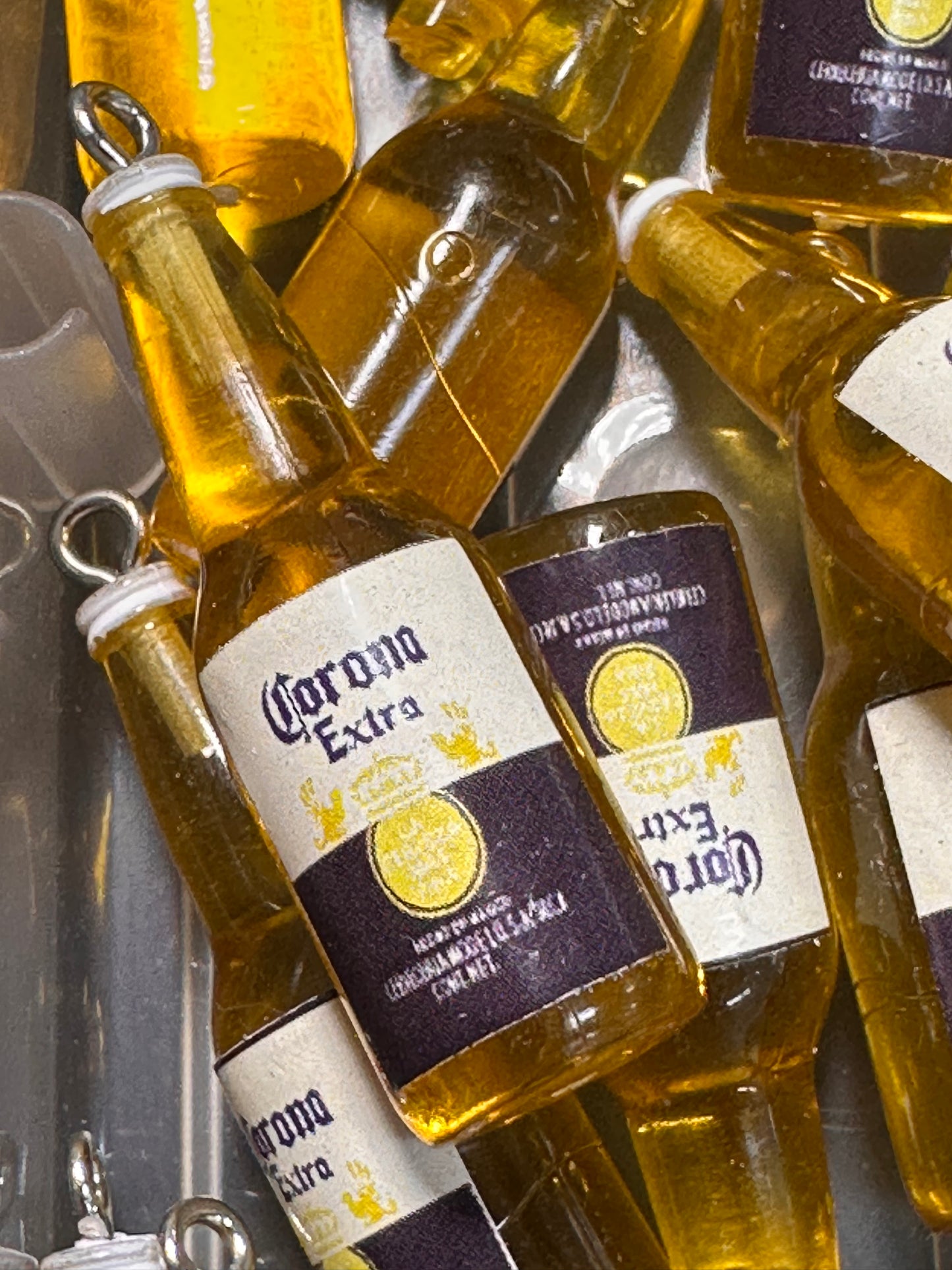 Mini Beer Bottle Charms – Resin Drink Beads for Keychains, Jewelry & DIY Crafts / yellow