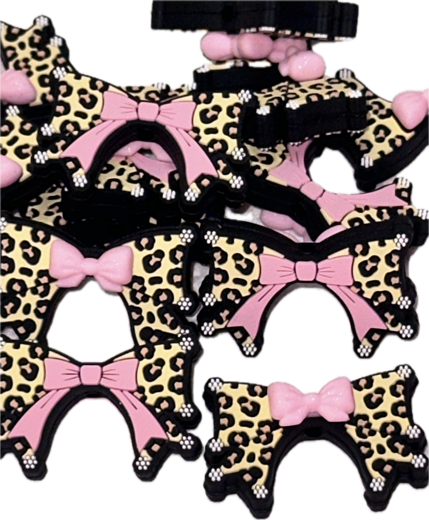 Leopard and pink Bow silicone focal bead/glittery bow
