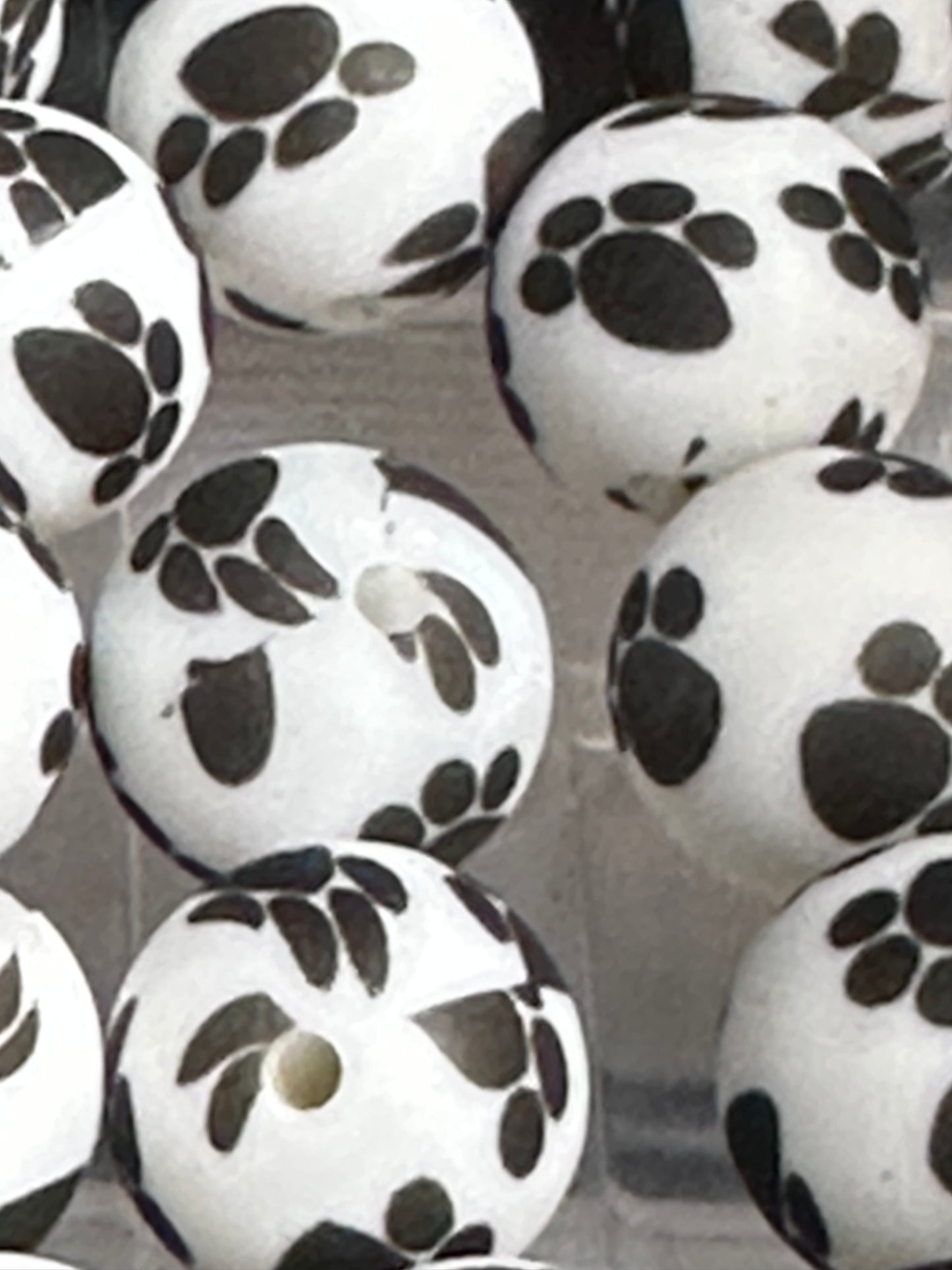 Black dog paws on white beads/ printed beads /15 mm round shaped/beadable pen/ keychain bead/10 beads included