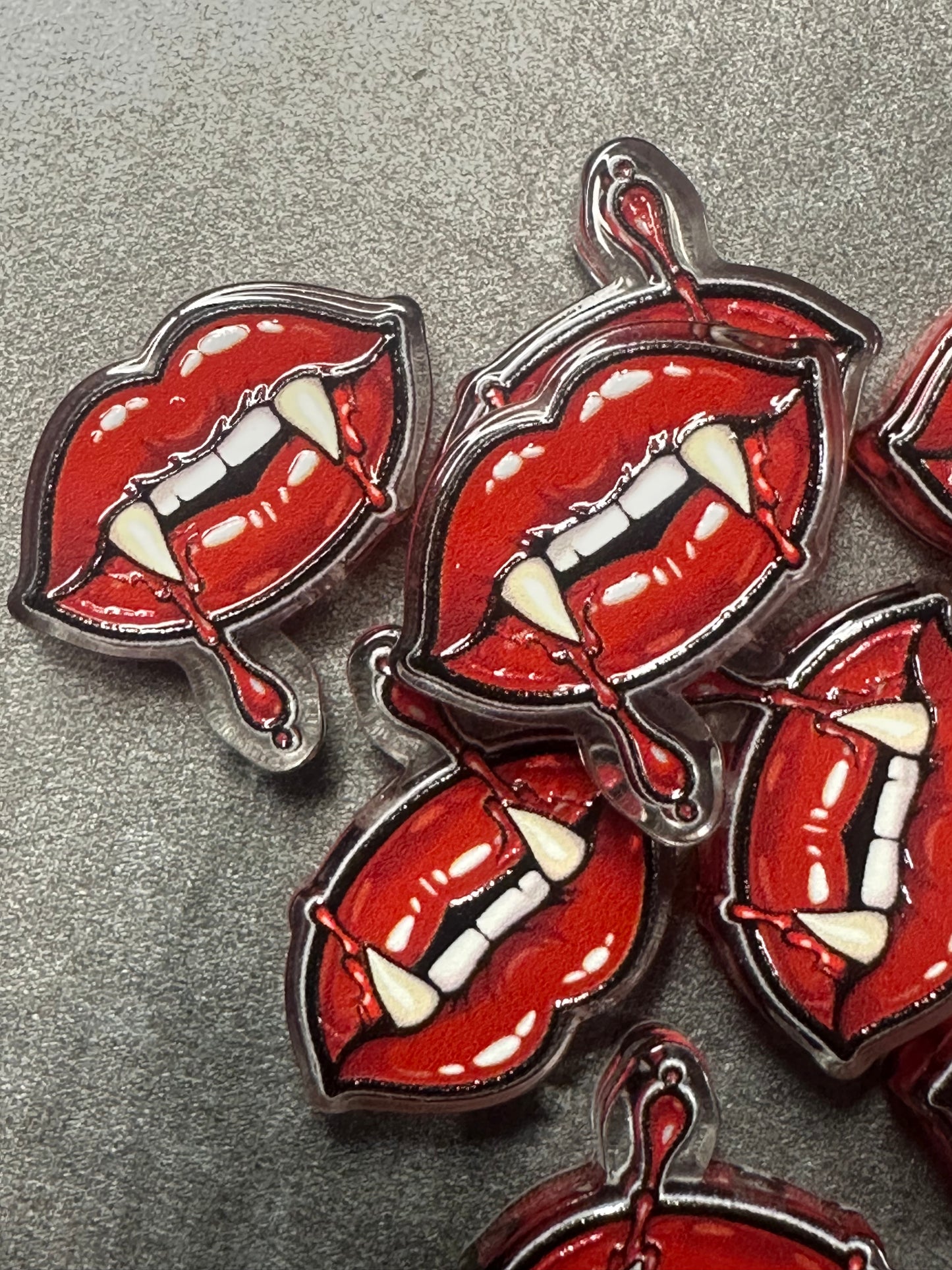 Halloween acrylic focal bead- set of 2/ focal bead/ pen beading / keychain bead/ vampire teeth lips