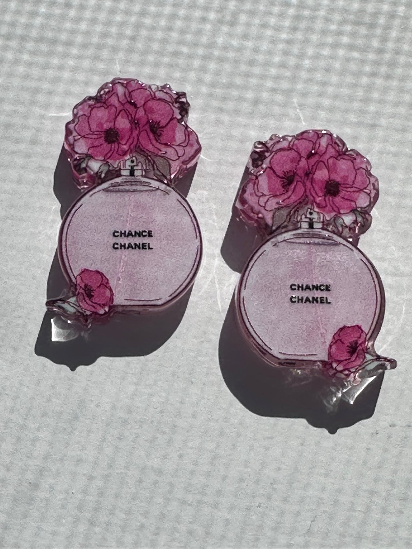 Pink perfume bottle design acrylic focal bead- set of 2/ focal bead/ pen beading / keychain bead style #2