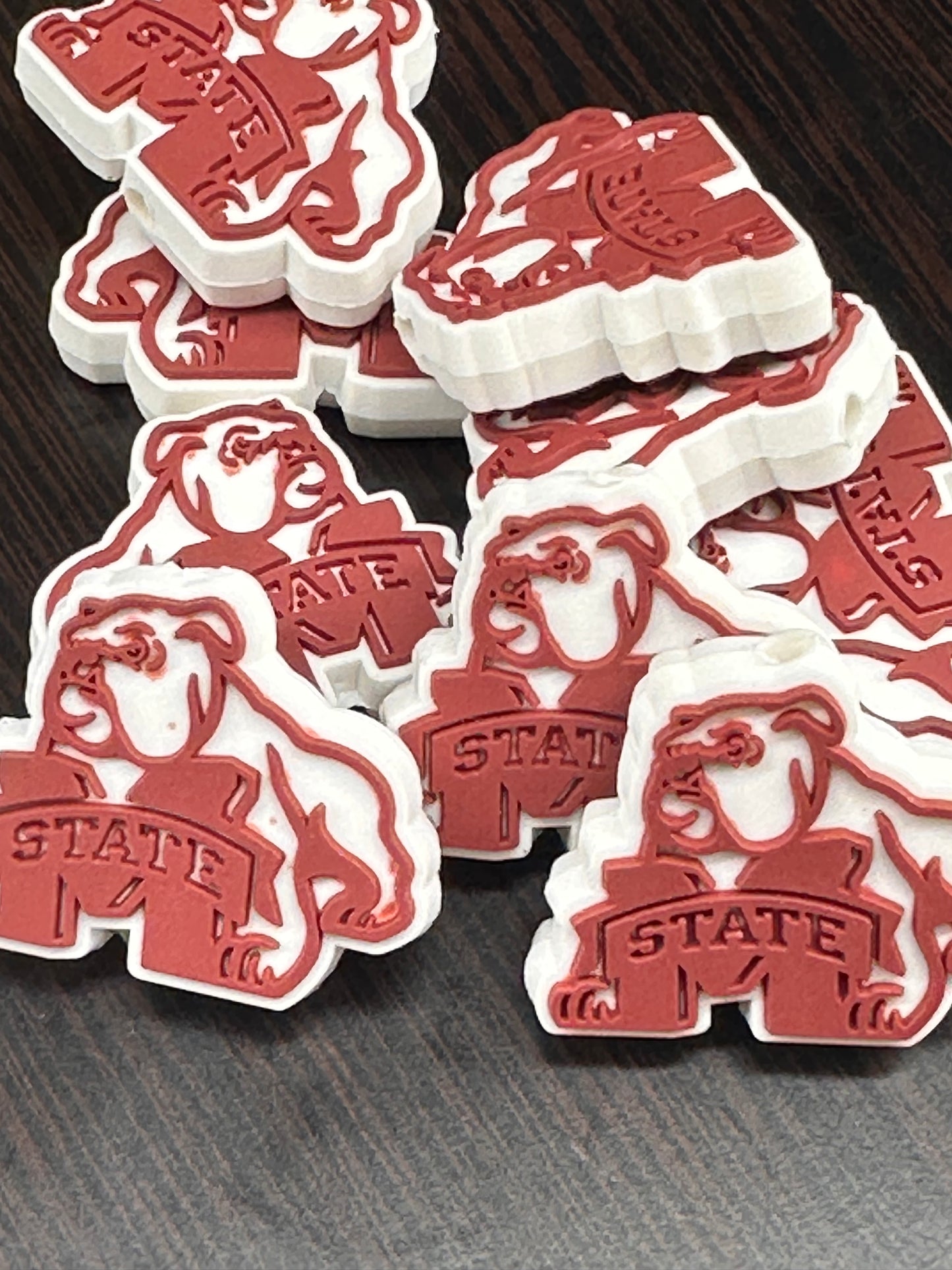 Mississippi State focal bead / sports silicone bead /Bulldogs basketball