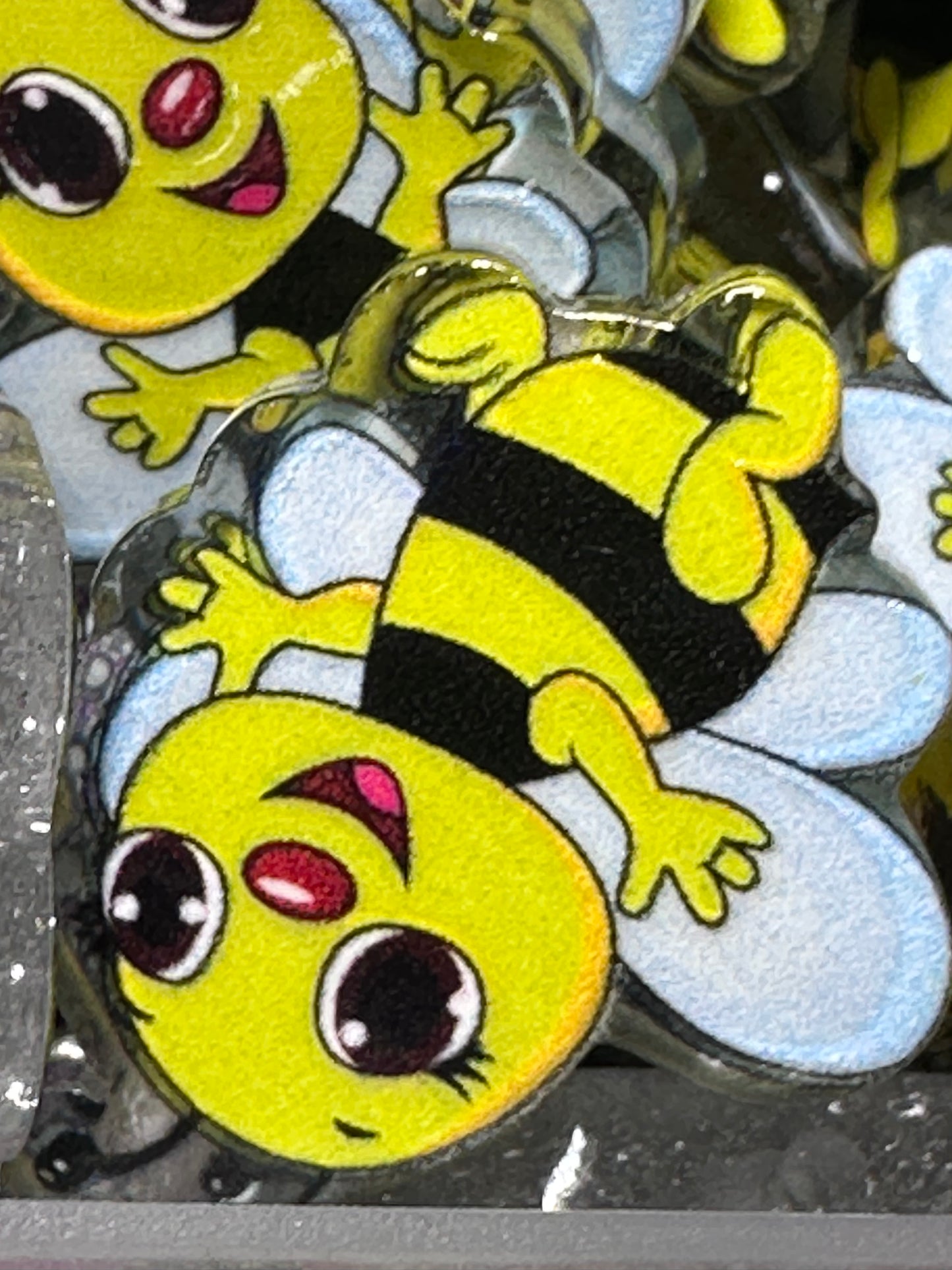 Cute Happy Bee acrylic focal bead- set of 2/ focal bead/ pen beading / keychain bead/ flowers/