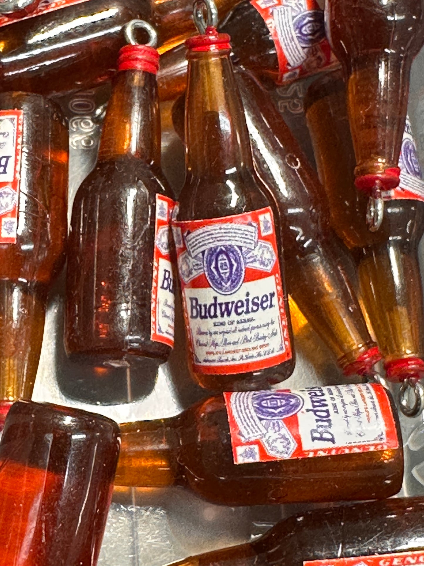 Mini Beer Bottle Charms – Resin Drink Beads for Keychains, Jewelry & DIY Crafts / red and white label