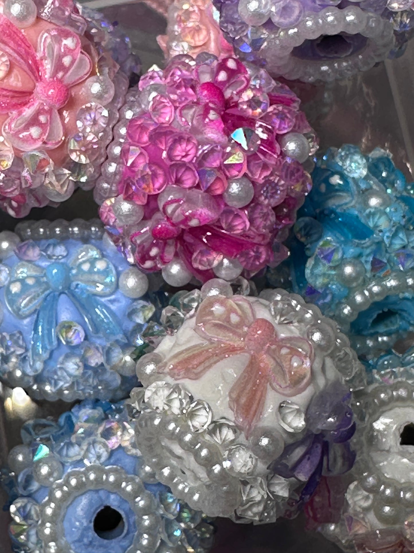 Five (5) flower fancy beads included/fancy Bead/ beadable pen/ keychain bead/ pastel beads/assorted colors/20mm