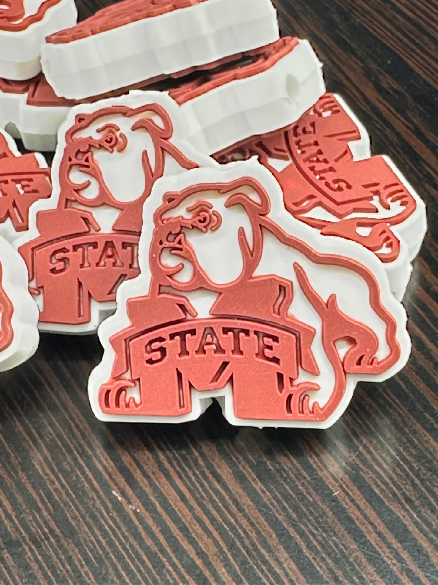 Mississippi State focal bead / sports silicone bead /Bulldogs basketball