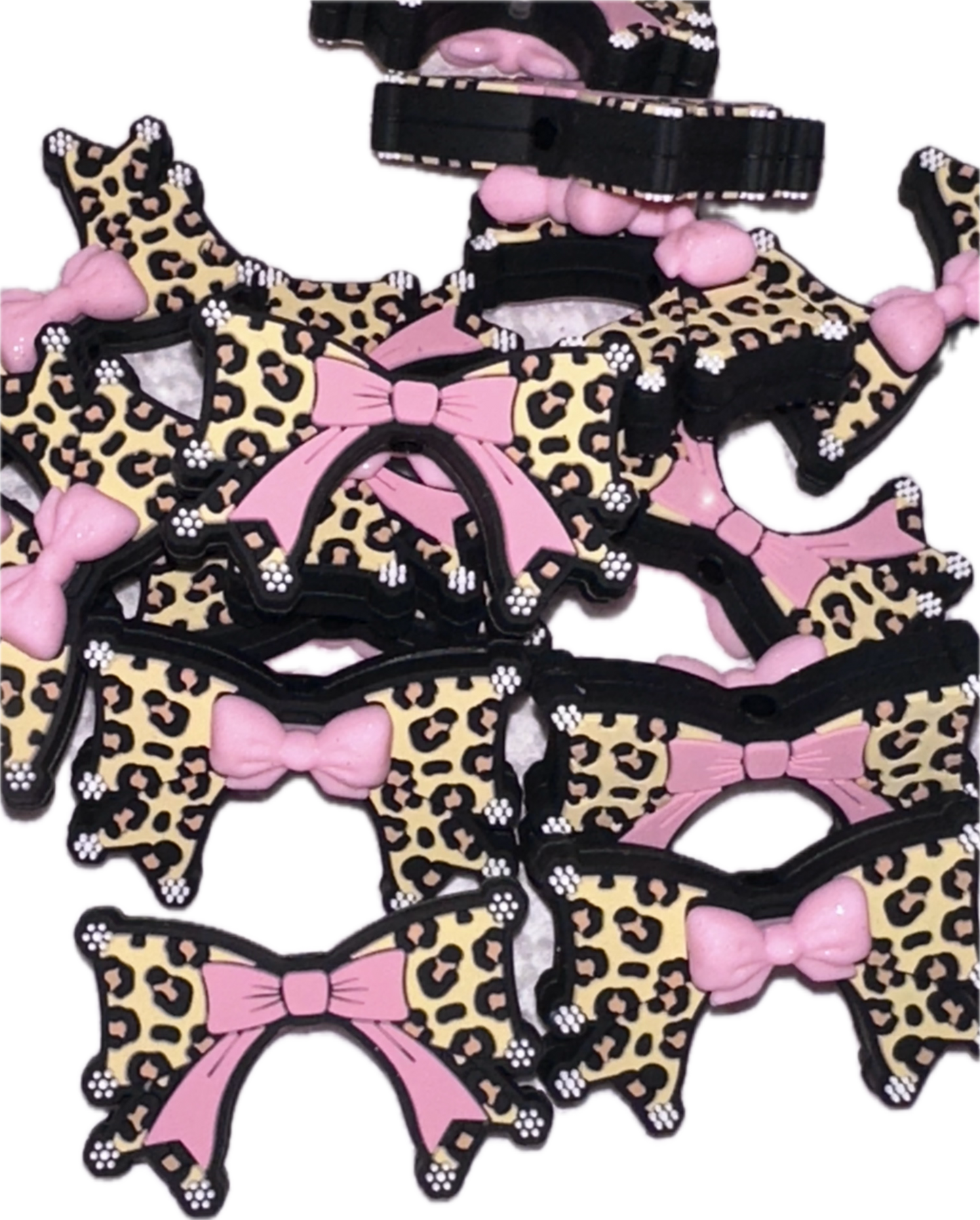 Leopard and pink Bow silicone focal bead/glittery bow