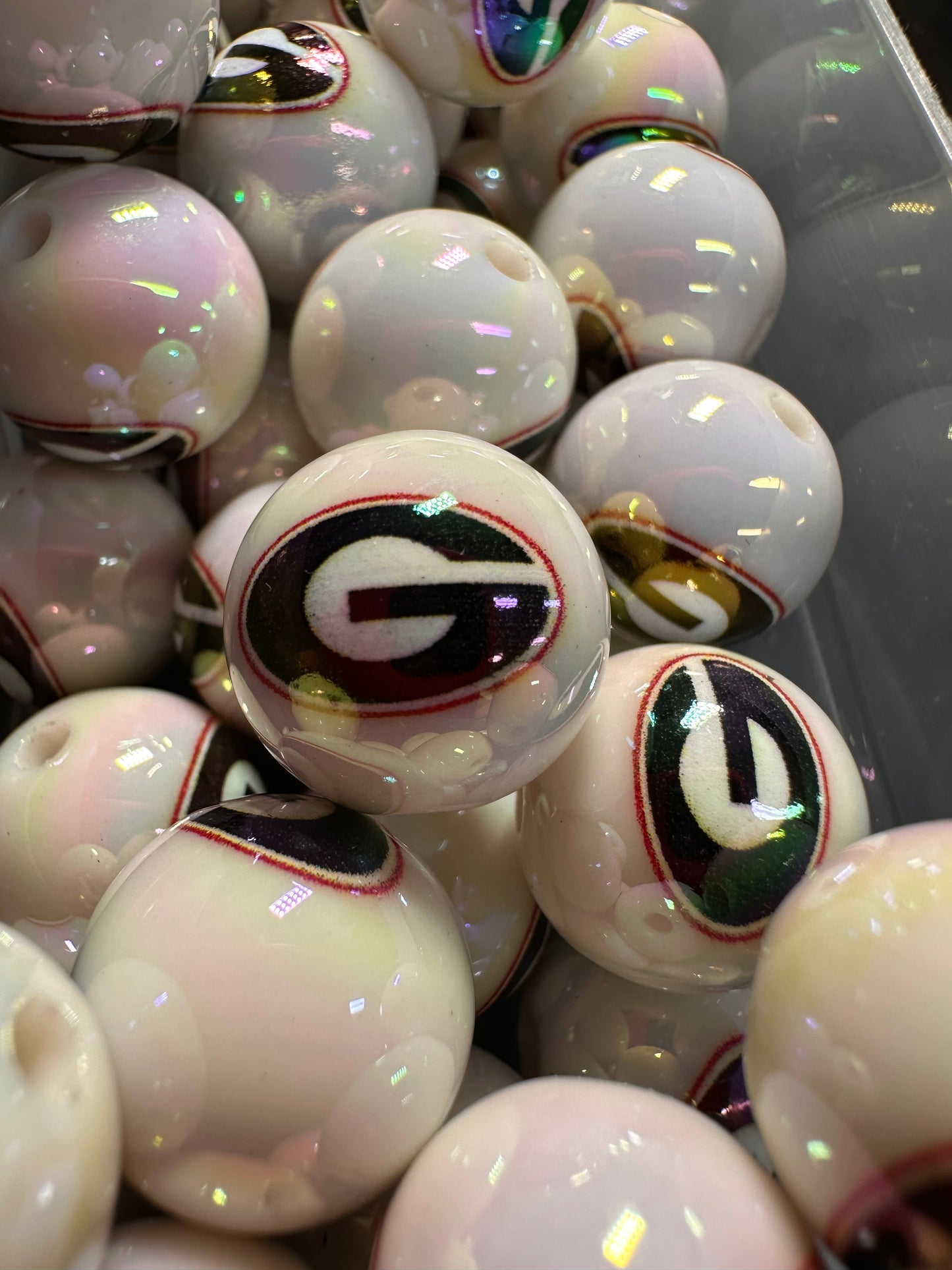 Acrylic college football on glossy white beads/ sports team bead/ beadable pen/ keychain bead/16 mm-set of 10