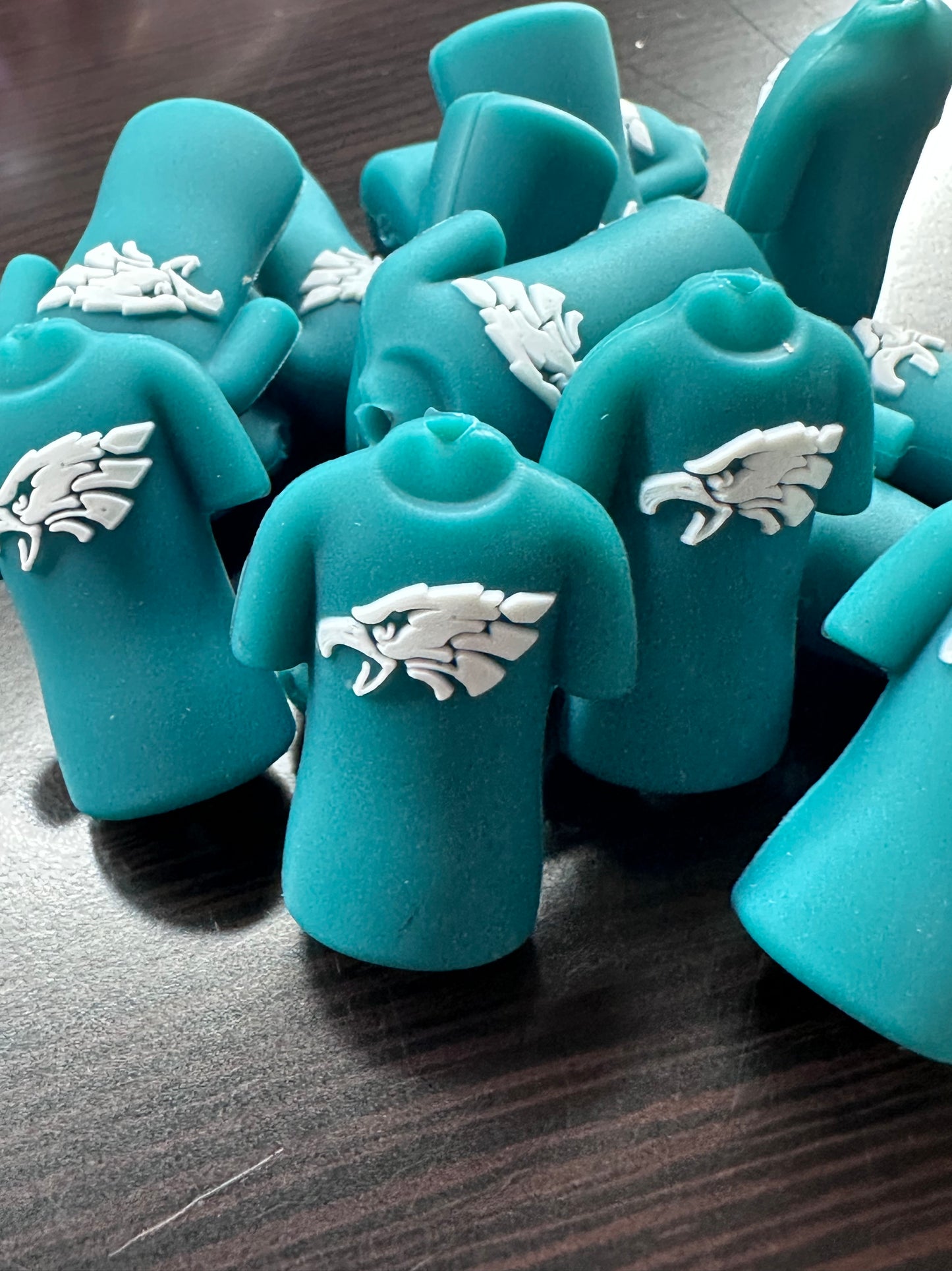 3D football jersey shaped Philadelphia Eagles focal bead/