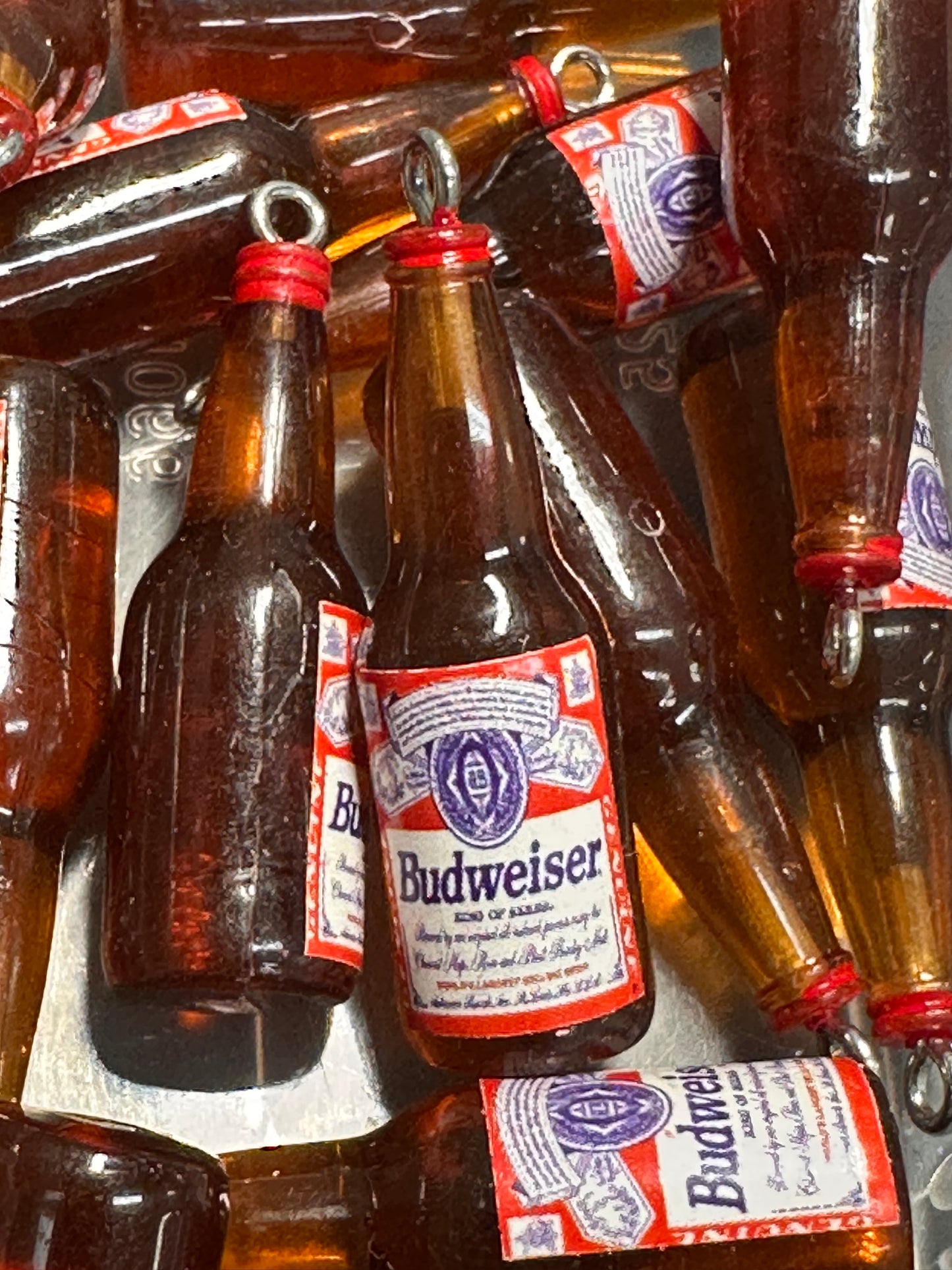 Mini Beer Bottle Charms – Resin Drink Beads for Keychains, Jewelry & DIY Crafts / red and white label