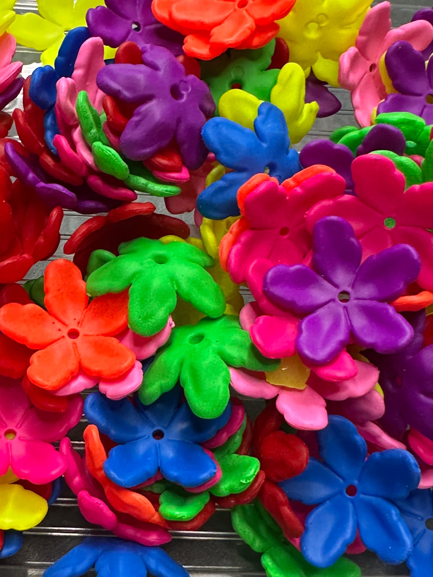Neon Lotus Flower Spacer Beads – Neon Flower Beads for DIY Crafts (Set of 5) approx. 30+mm - Spacer beads