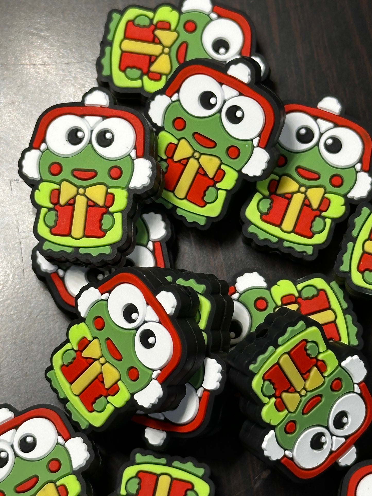 Christmas Focal Bead/ beadable pen/ Silicone  bead/ keychain bead/ green frog