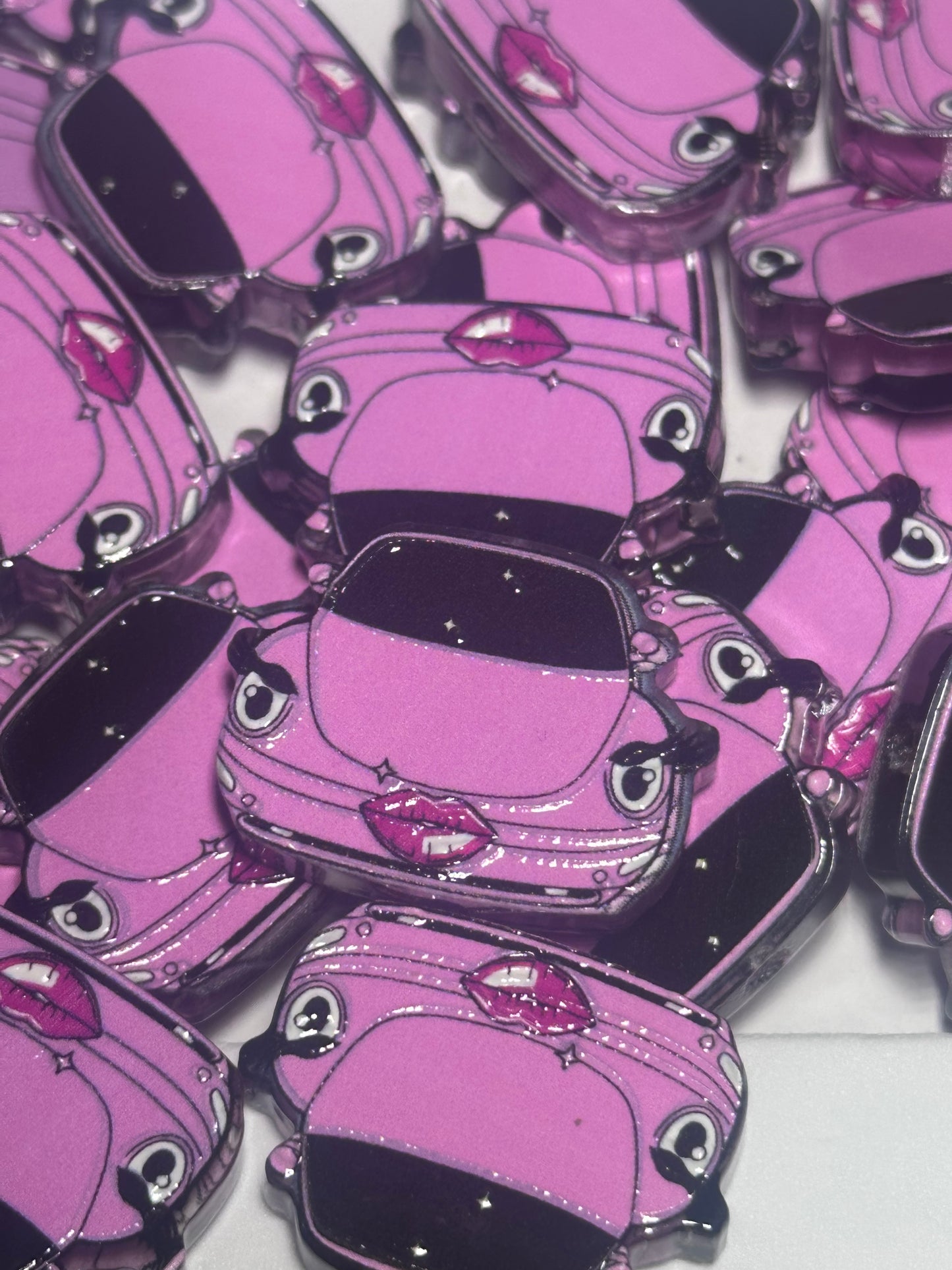 Pink car acrylic focal bead- set of 2/ focal bead/ pen beading / keychain bead/buggy