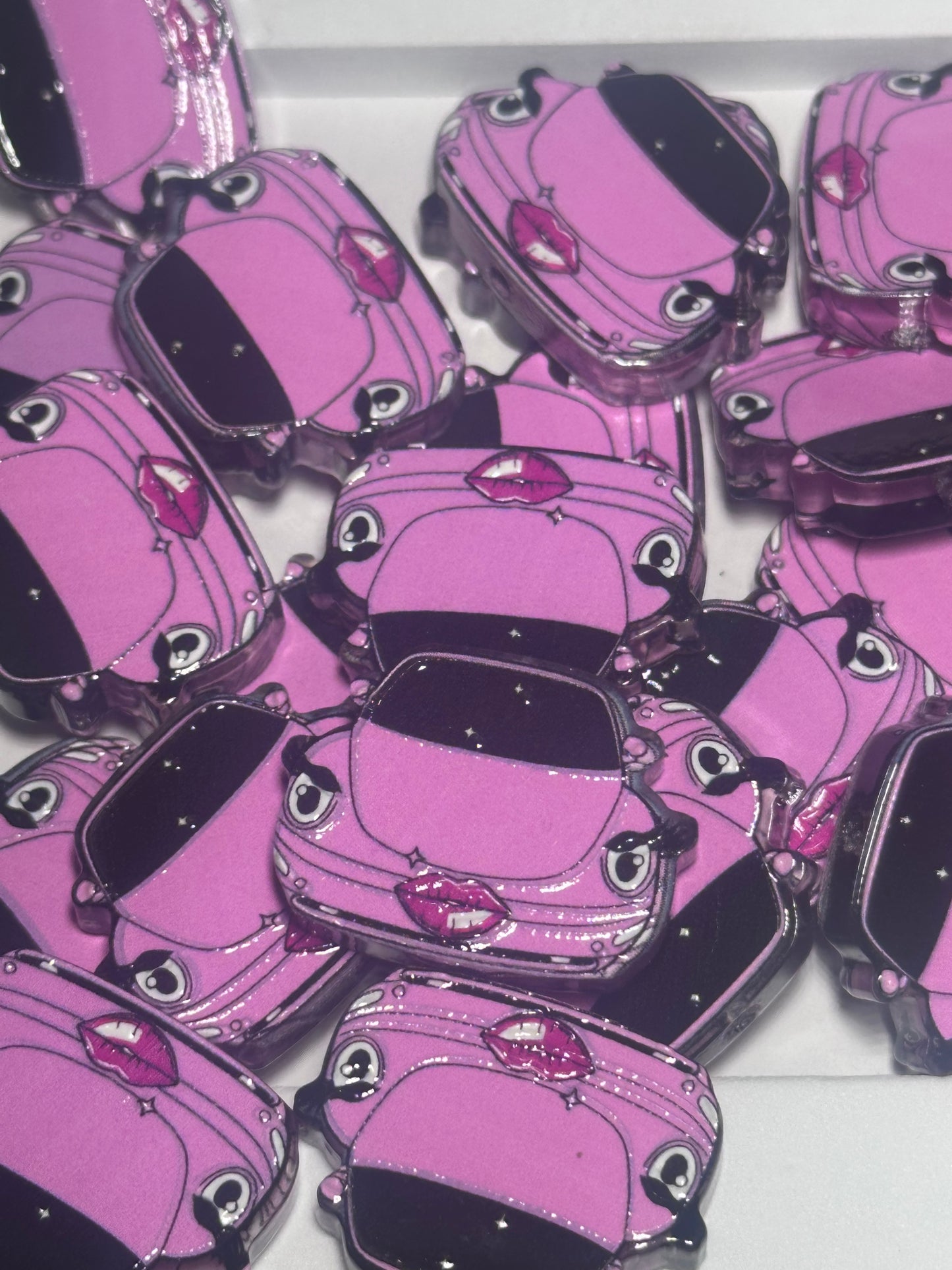 Pink car acrylic focal bead- set of 2/ focal bead/ pen beading / keychain bead/buggy