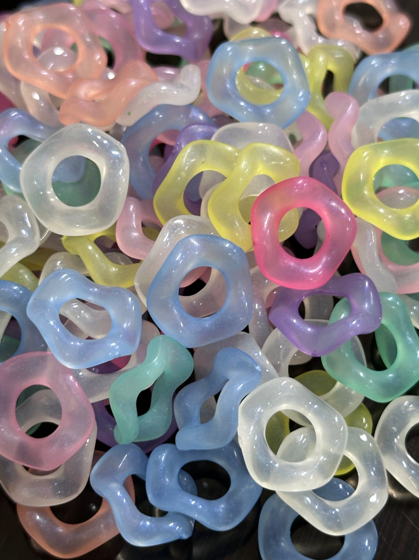 Luminous Wavy spacer beads/ acrylic spacers/ jewelry Bead/ beadable pen beads/ keychain bead/16mm/ set of 10