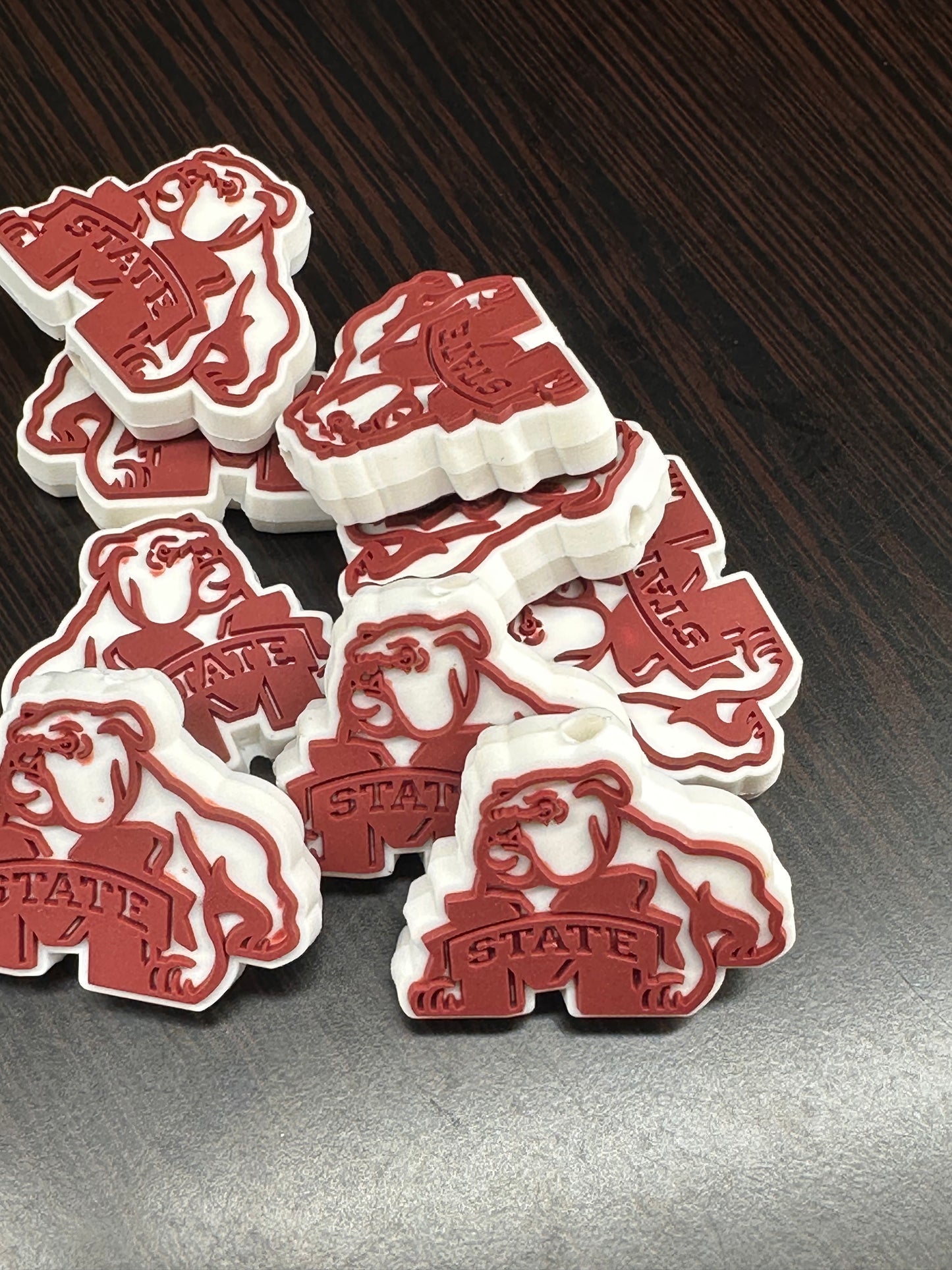 Mississippi State focal bead / sports silicone bead /Bulldogs basketball