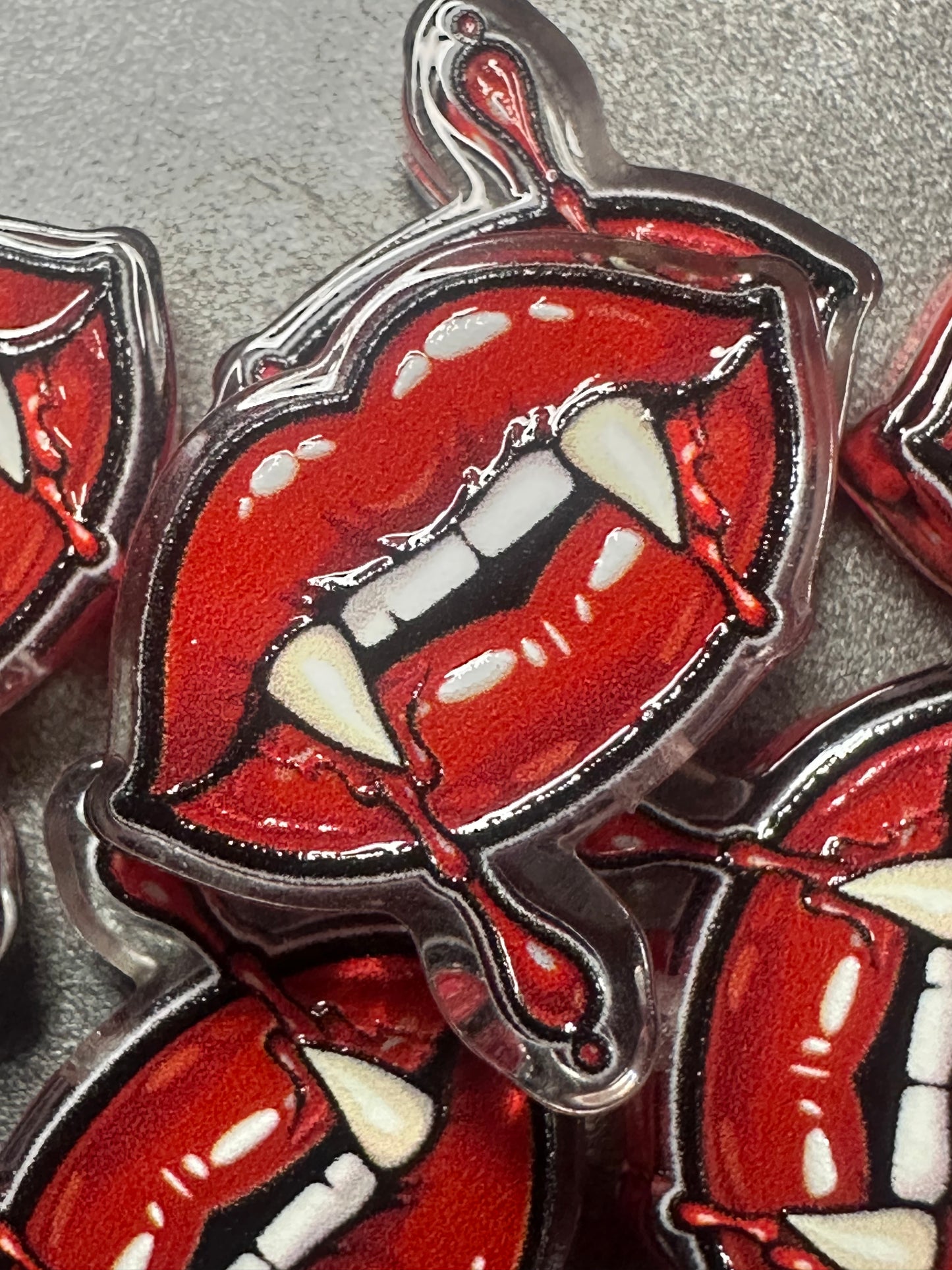 Halloween acrylic focal bead- set of 2/ focal bead/ pen beading / keychain bead/ vampire teeth lips