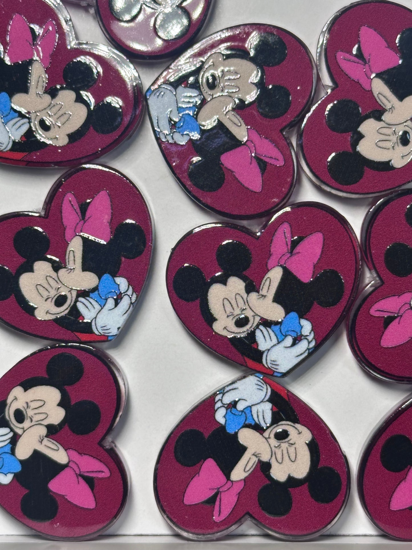 Famous couple in a heart acrylic focal bead- set of 2/ focal bead/ pen beading / keychain bead/kissing couple