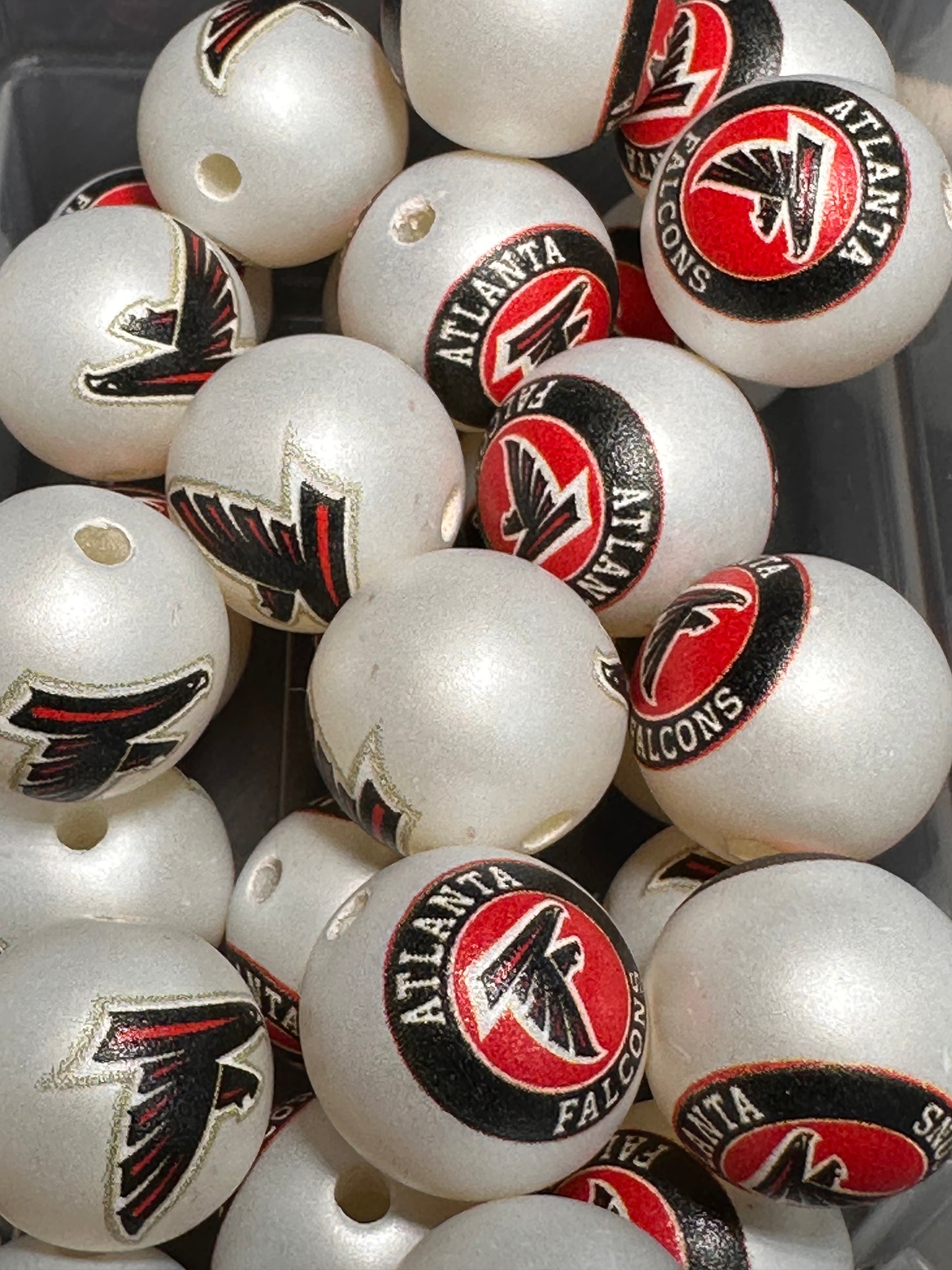 Acrylic Atlanta Falcons football on satin white beads/ sports team bead/ beadable pen/ keychain bead/16 mm/10 beads included/2 designs