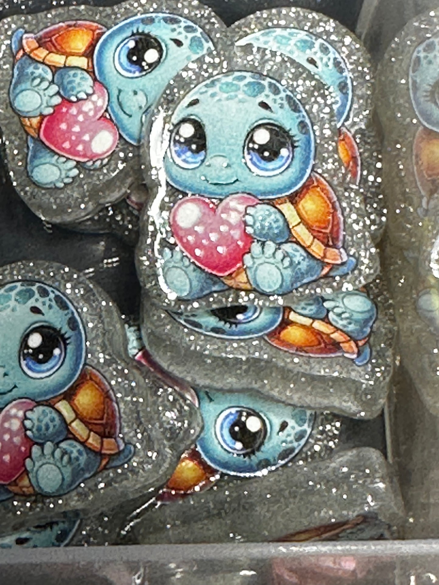 Glitter Turtle acrylic focal bead- set of 2/ focal bead/ pen beading / keychain bead/ holding heart