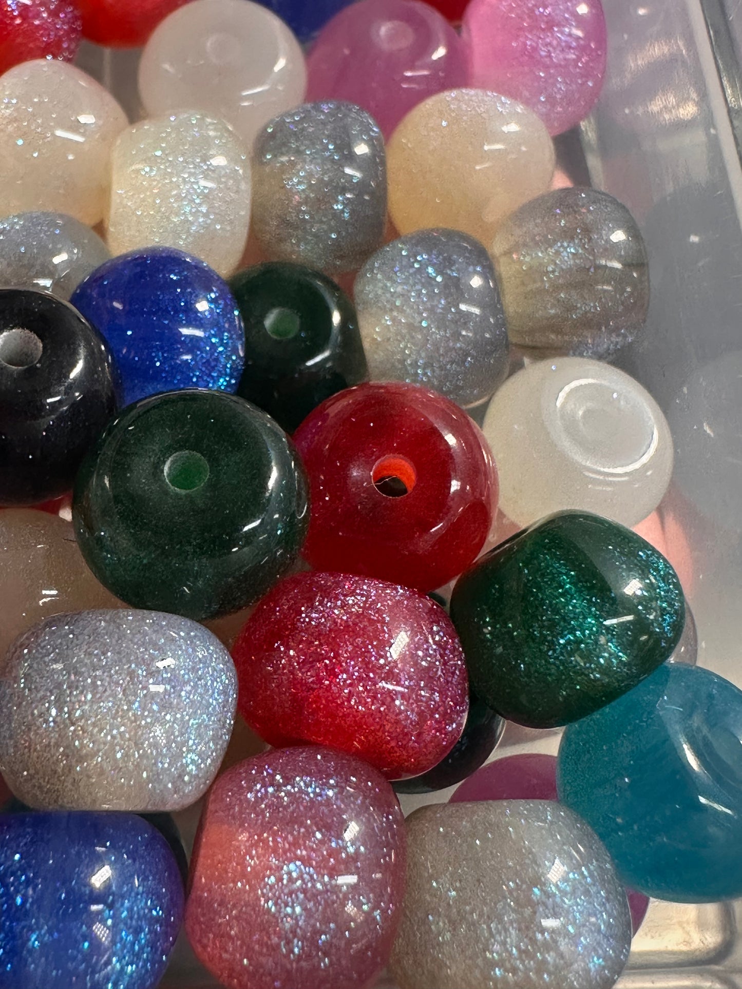 Beautiful glitter spacer apple shaped beads/10mm beads/ DIY Bead/ beadable pen/ keychain bead/ resin with glitter