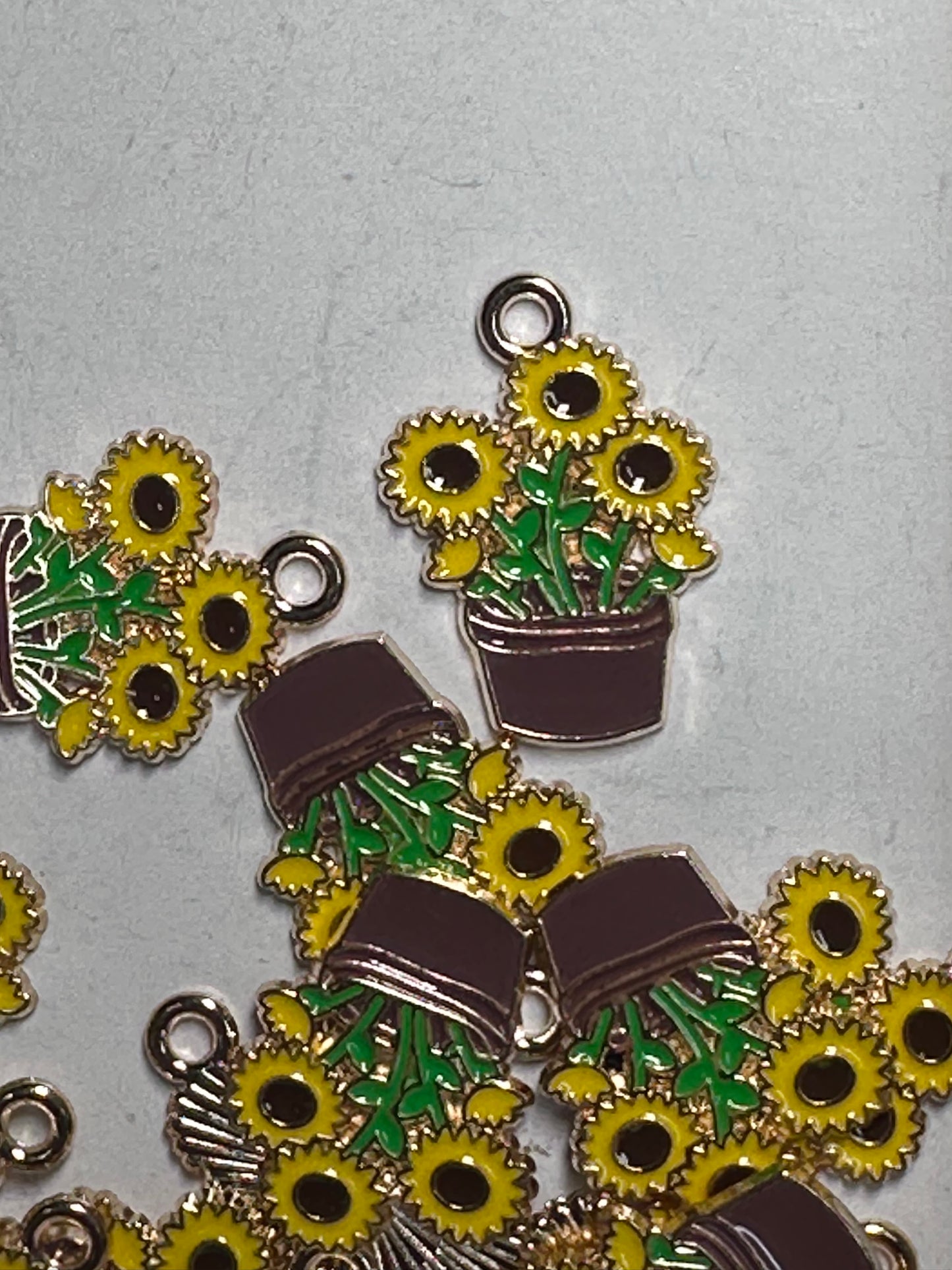 Flower pot of Sunflowers enamel metal charms/ DIY charm bracelet/ DIY necklace/