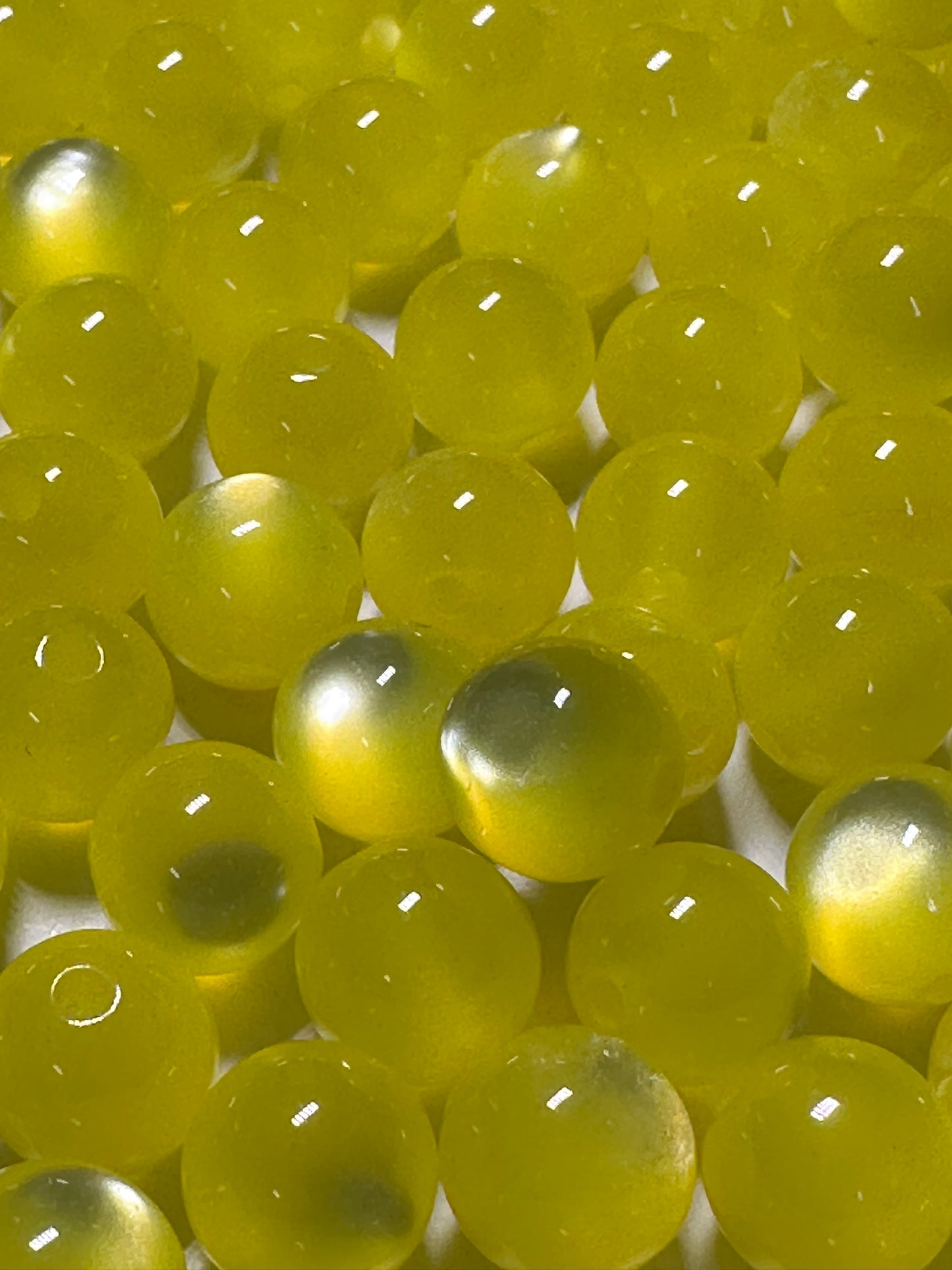 Bright Yellow Cat Eye Beads – Glossy Round Acrylic – Set of 10 (not for beadable items) -10mm