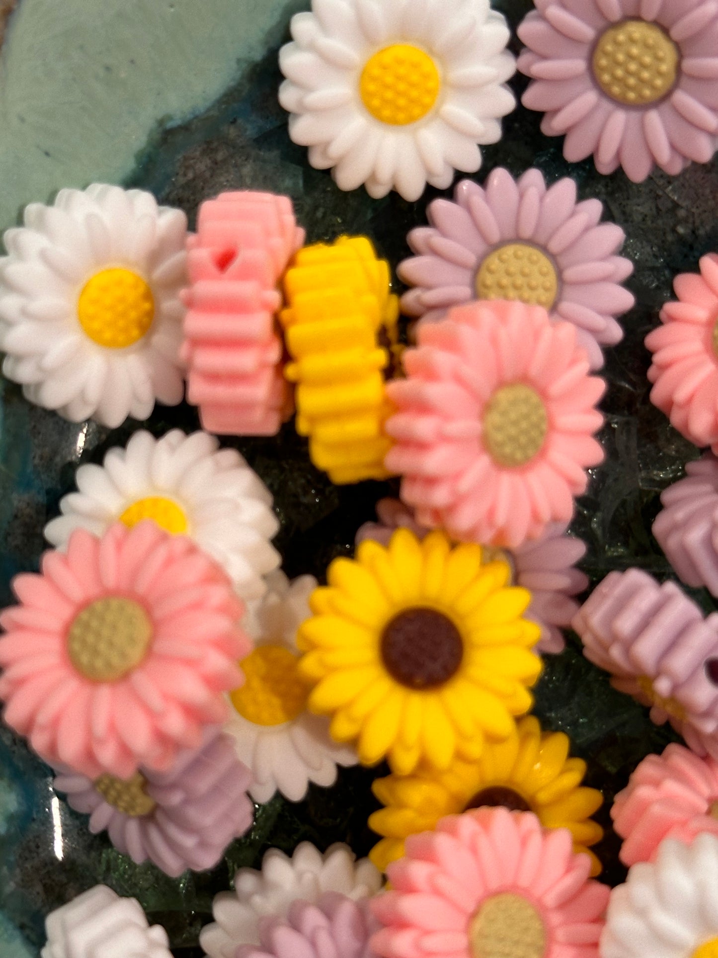 Small flower Focal Bead/ Daisy