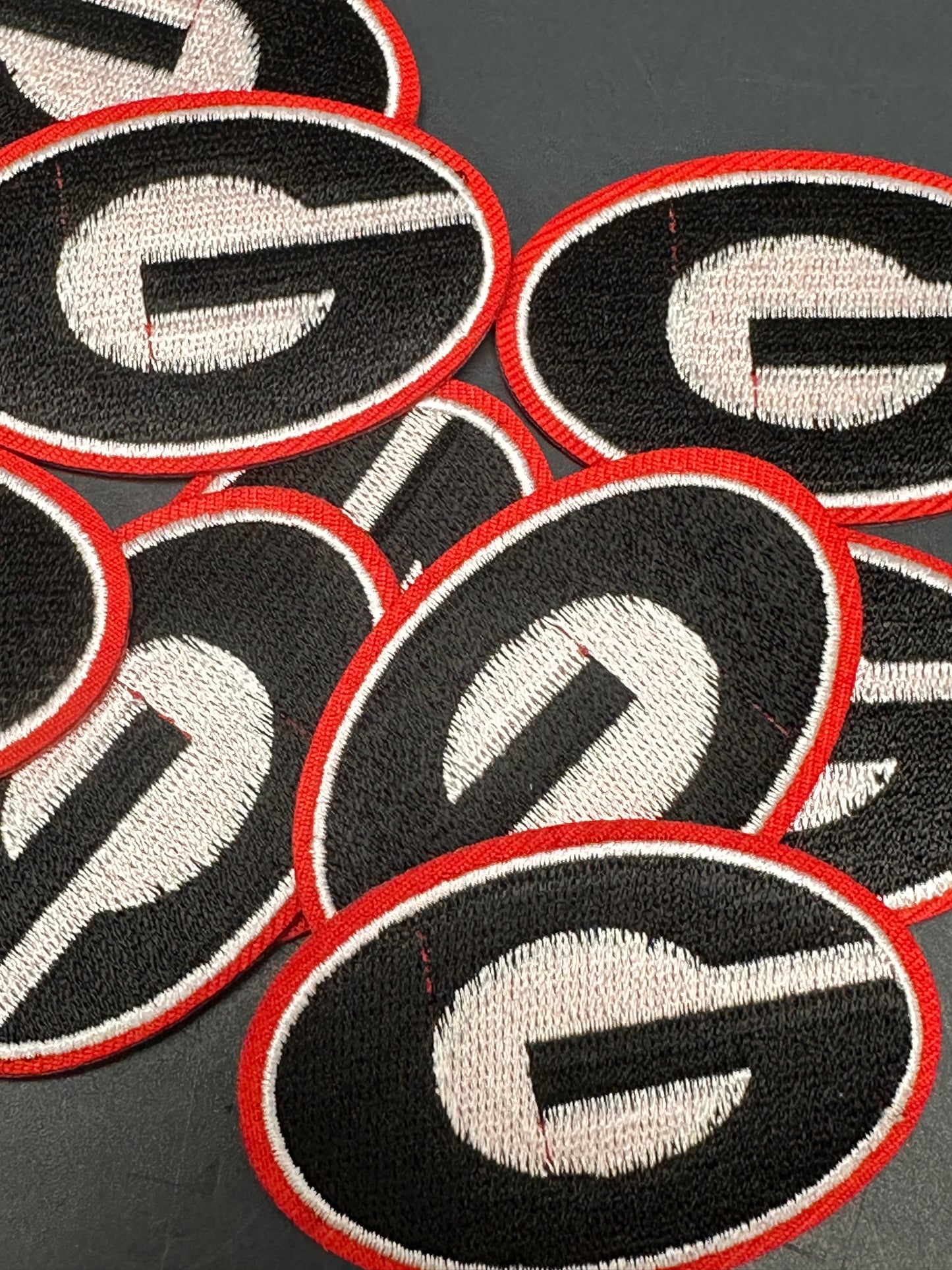 GEORGIA BULLDOGS /IRON ON PATCH/ SIZE SMALL/ QUALITY MATERIAL/FABRIC PATCHES/FOOTBALL TEAM