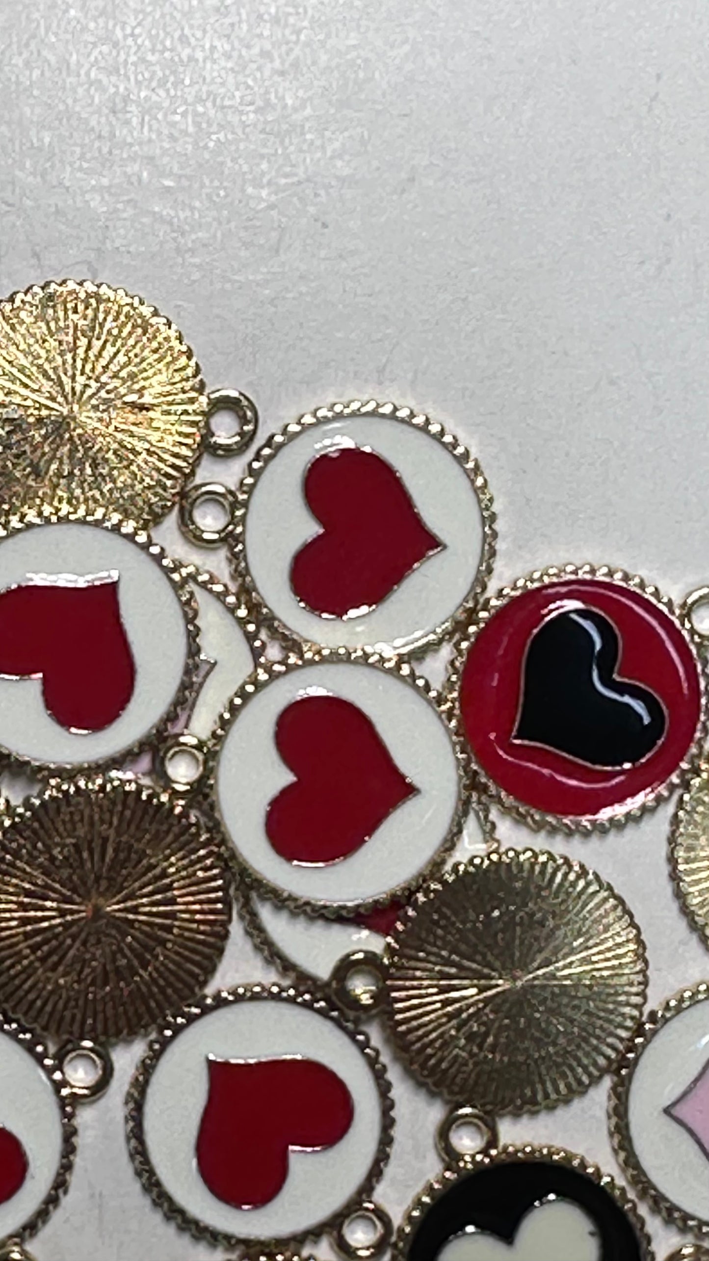 Round charms with hearts in the middle enamel metal charms/ DIY charm bracelet/ DIY necklace/ mixed colors randomly chosen