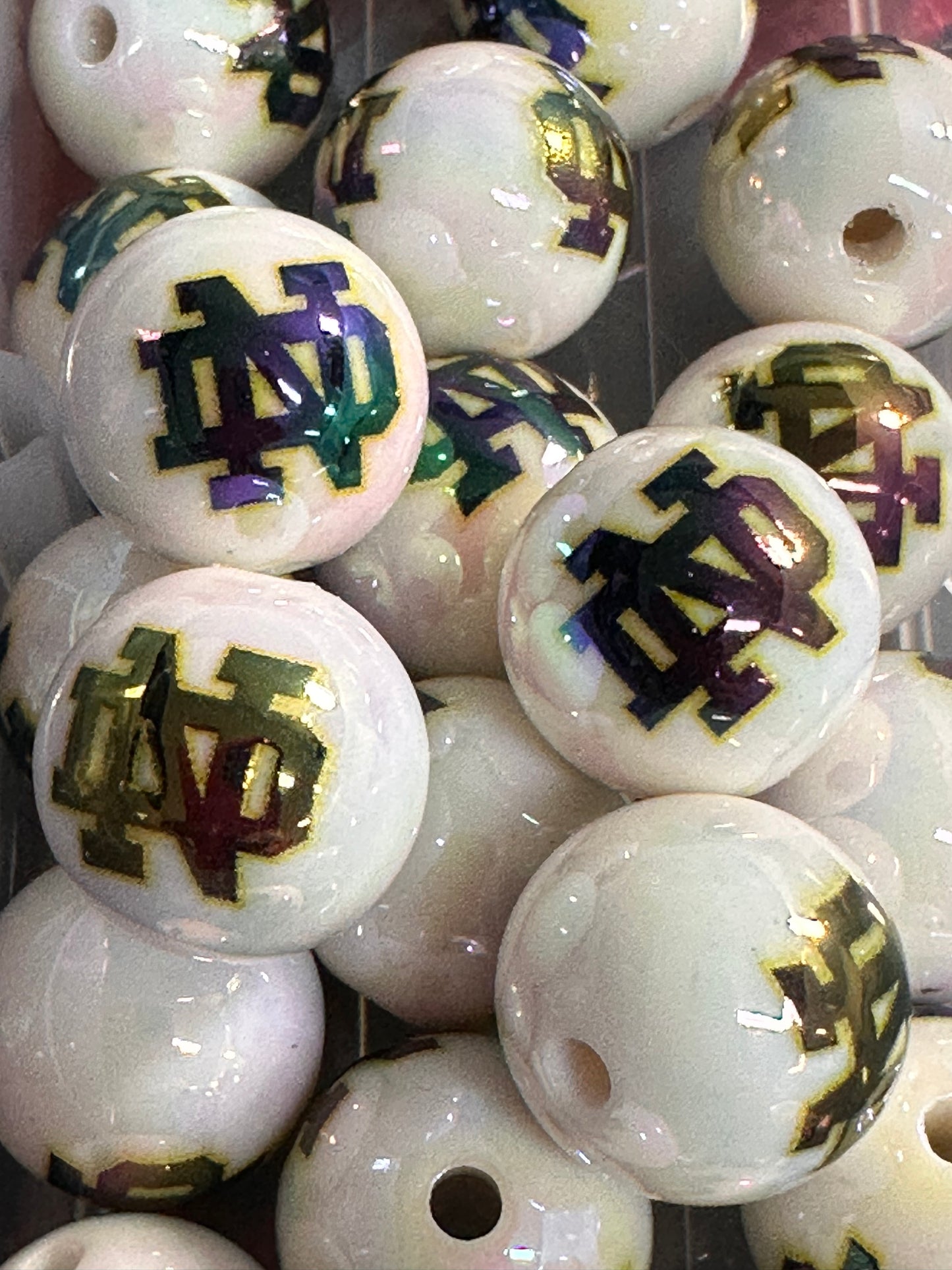Acrylic college football on glossy white beads/ sports team bead/ beadable pen/ keychain bead/16 mm-set of 10