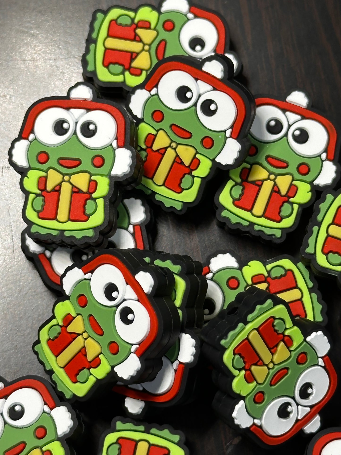 Christmas Focal Bead/ beadable pen/ Silicone  bead/ keychain bead/ green frog