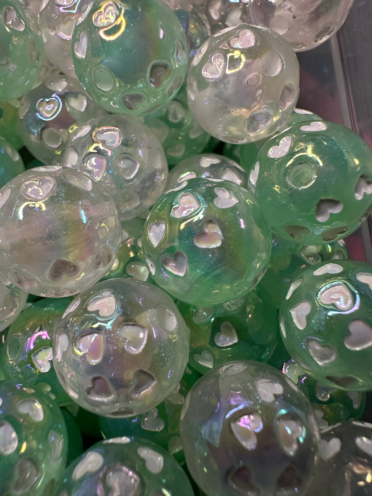 Very luminous heart engraved acrylic round beads/glow in the dark/Perfect for pen beading /green or white beads