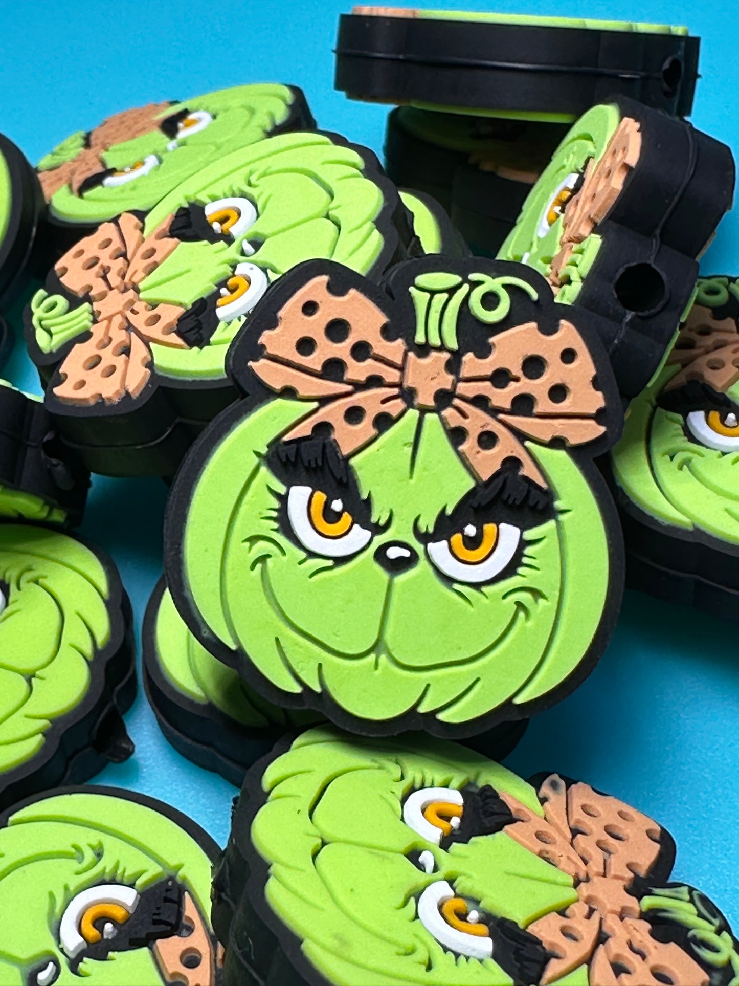 Green guy / Focal Bead/ beadable pen/ Silicone  bead/ keychain bead/ pumpkin/ fall / Halloween/green girl