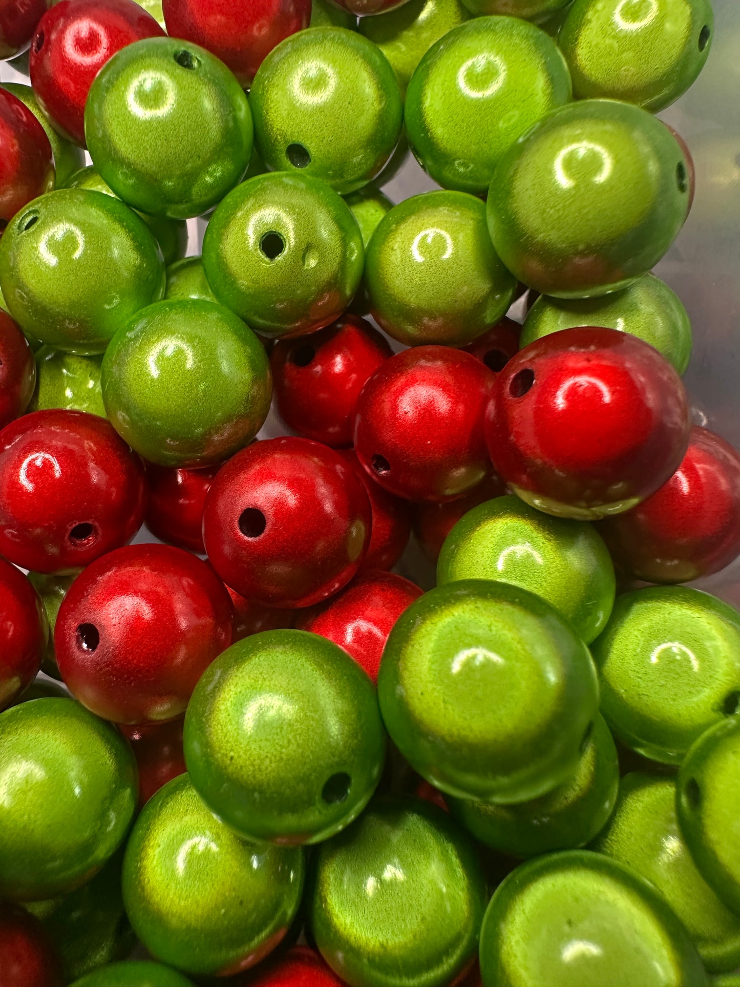 Lightbulb Beads in Christmas Colors  – 16mm Beads (Set of 10)