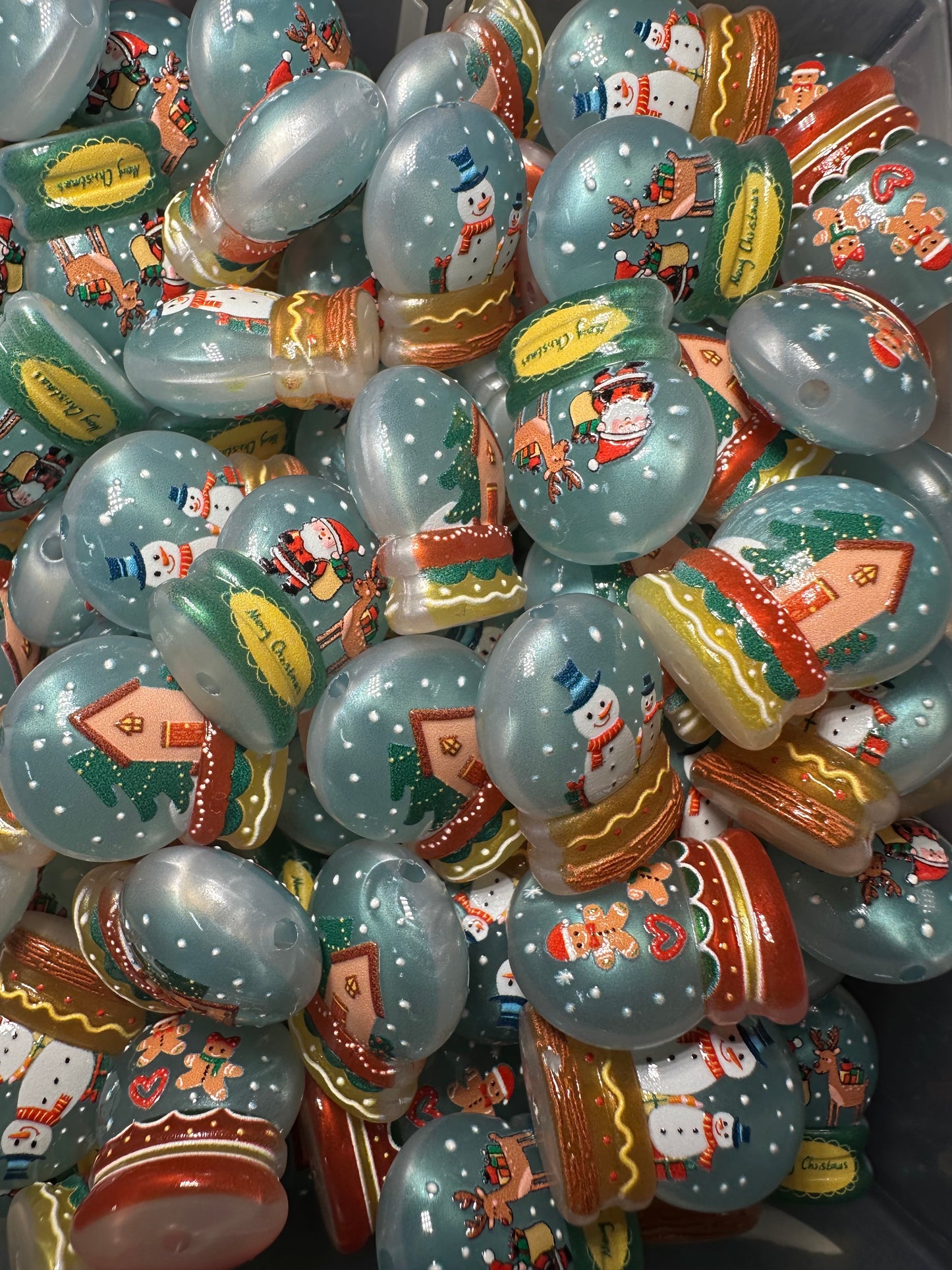 Christmas Snow globe Shaped Acrylic Beads • 20MM Beads • Pen Beads • Beadable Pen Supplies • DIY Craft Beads • Random Mix – Set of 5