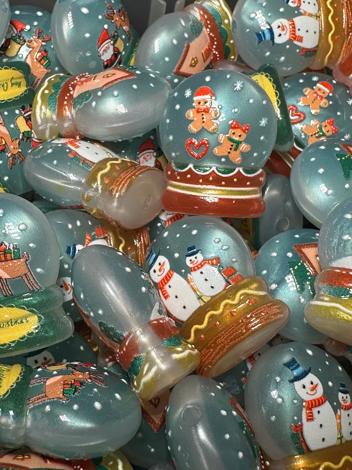 Christmas Snow globe Shaped Acrylic Beads • 20MM Beads • Pen Beads • Beadable Pen Supplies • DIY Craft Beads • Random Mix – Set of 5