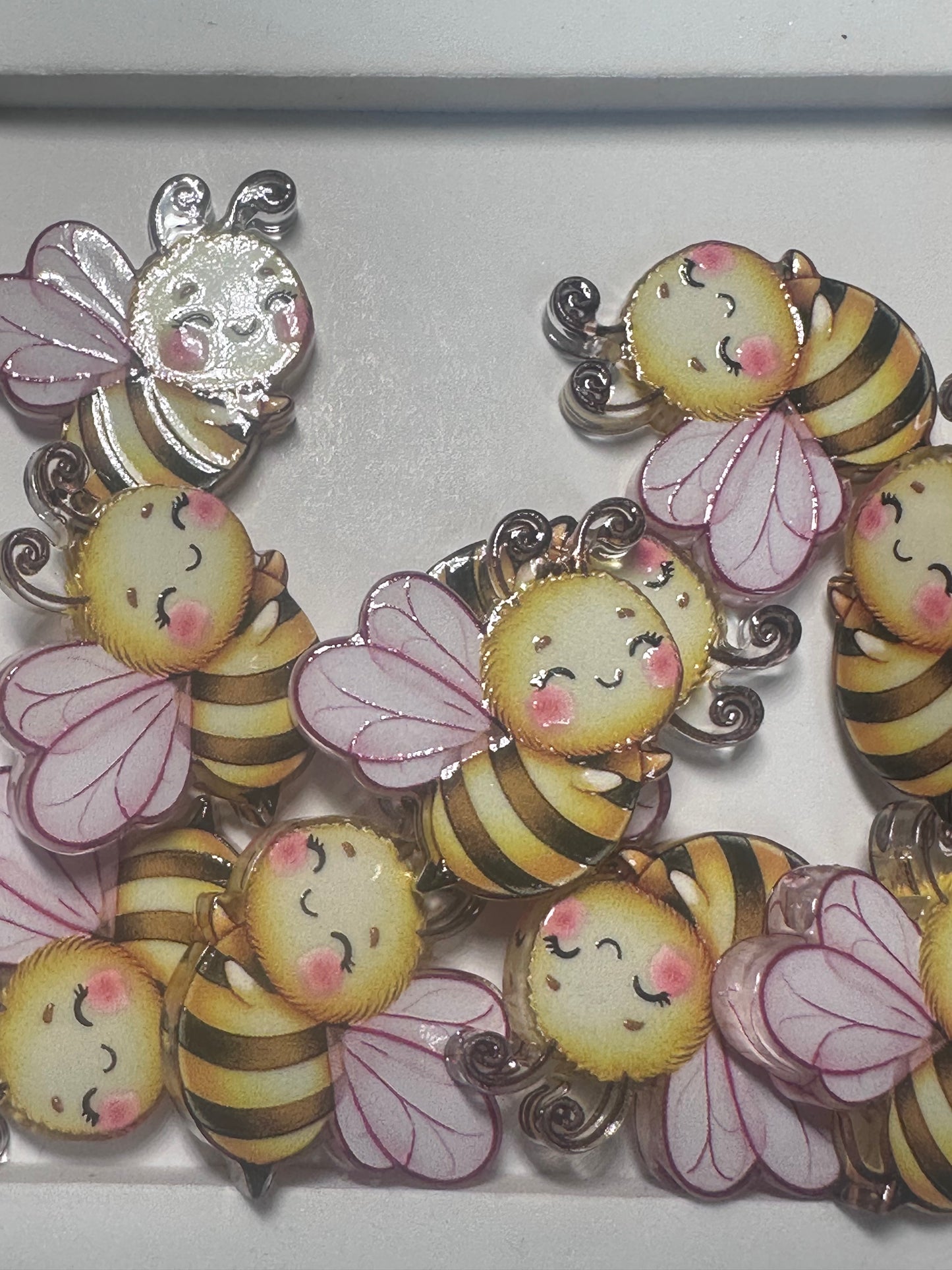 Flying bumble bee acrylic focal bead- set of 2/ focal bead/ pen beading / keychain bead/ bumble bee