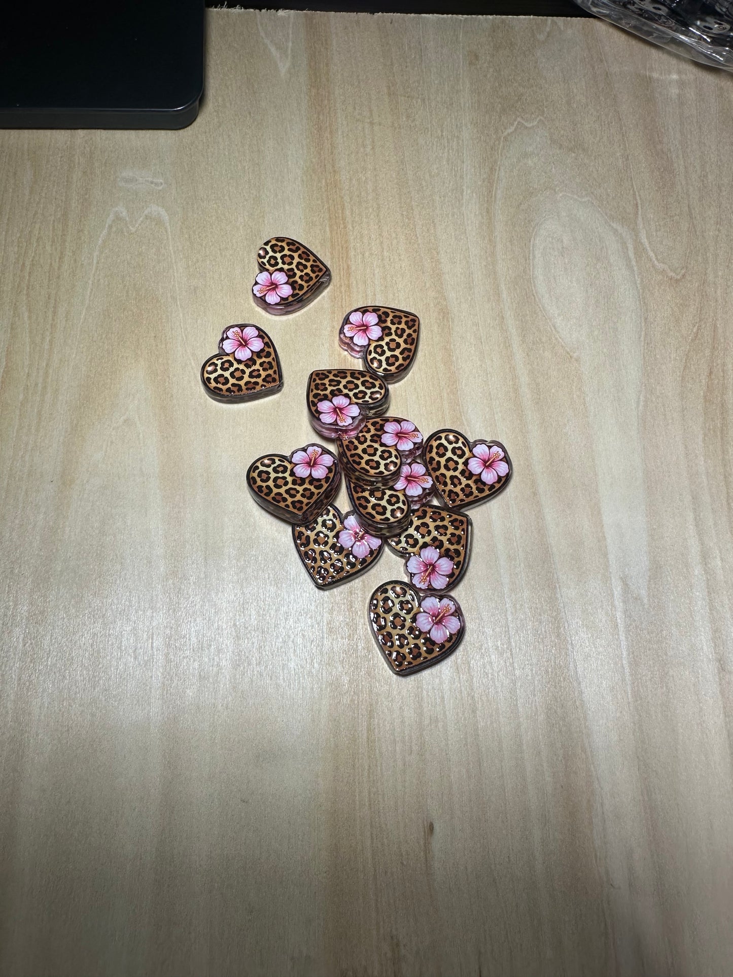 Heat shaped Leopard print pink hibiscus acrylic focal bead- set of 2/ focal bead/ pen beading / keychain bead/ (Copy)