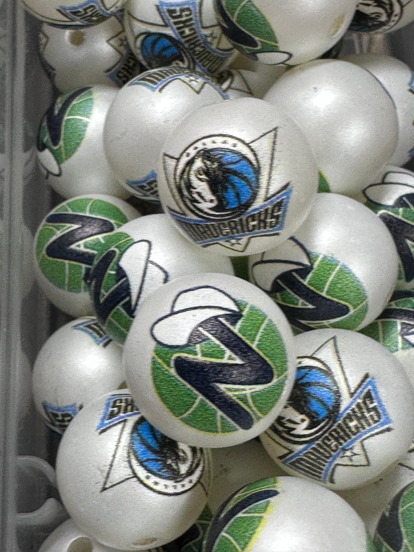 Mavericks 16mm Sports Print Beads • Set of 10 • Great for Pens, Keychains & Crafts- sports