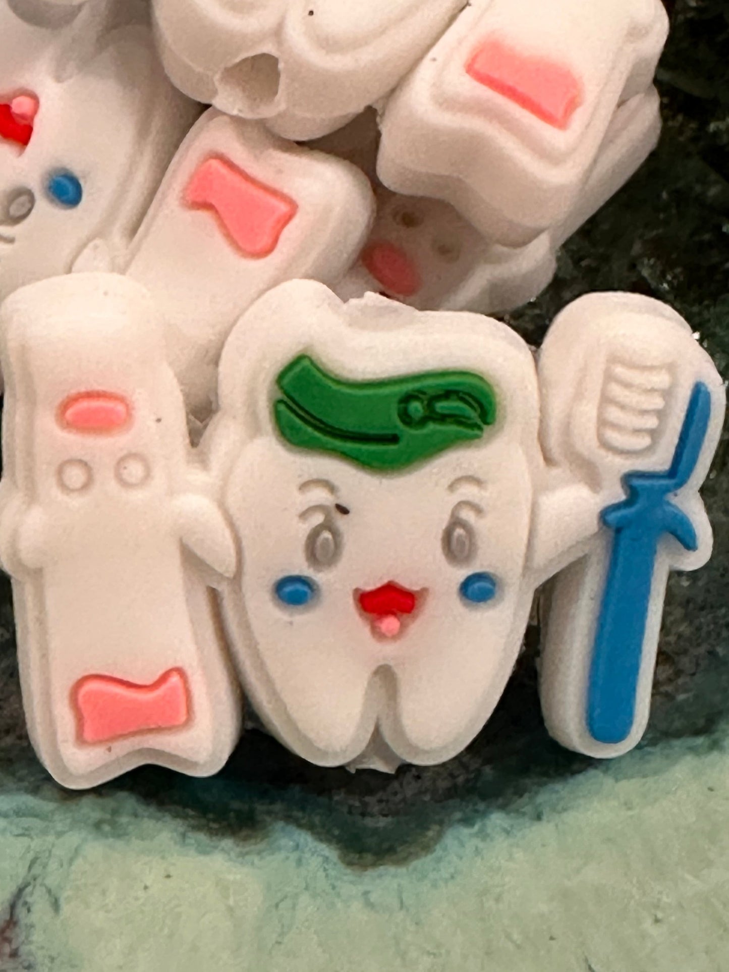 Dental Focal Bead / teeth / dental hygienist/ dentist