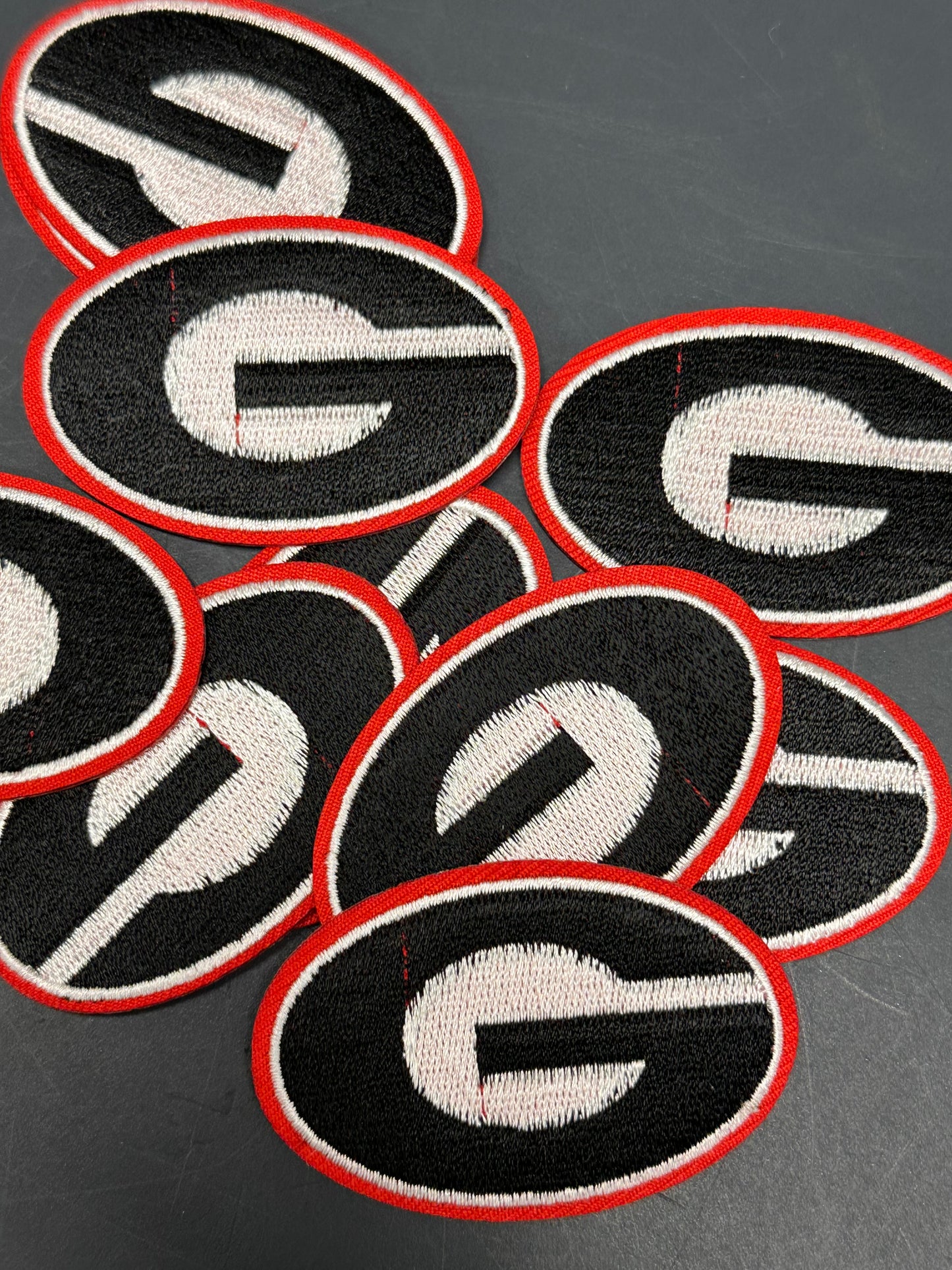 GEORGIA BULLDOGS /IRON ON PATCH/ SIZE SMALL/ QUALITY MATERIAL/FABRIC PATCHES/FOOTBALL TEAM